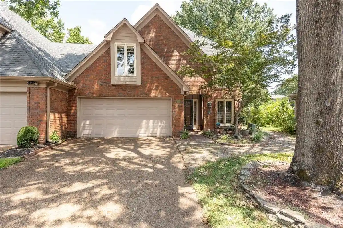 Photo 1 of Townhouse for sale at 8472 Donegal Cv, Germantown, TN 38139 | MLS# 10228603 | Listing updated on 2026-08-21