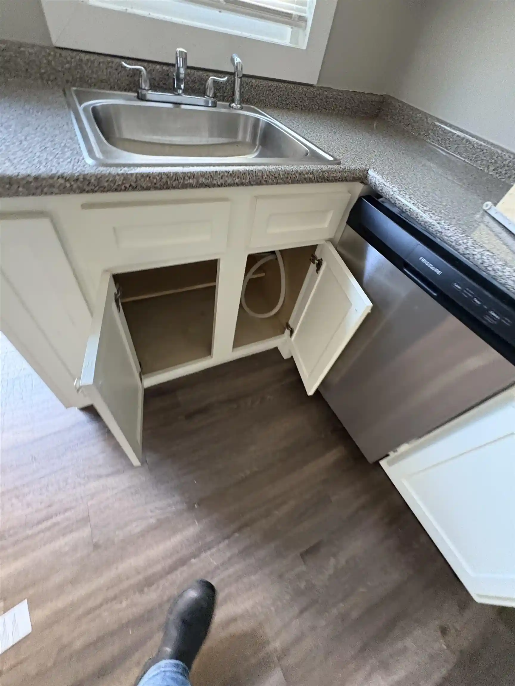 Listing Photo 4 - Condo for sale in building located at 2412 Vollintine Ave, Memphis, TN 38108