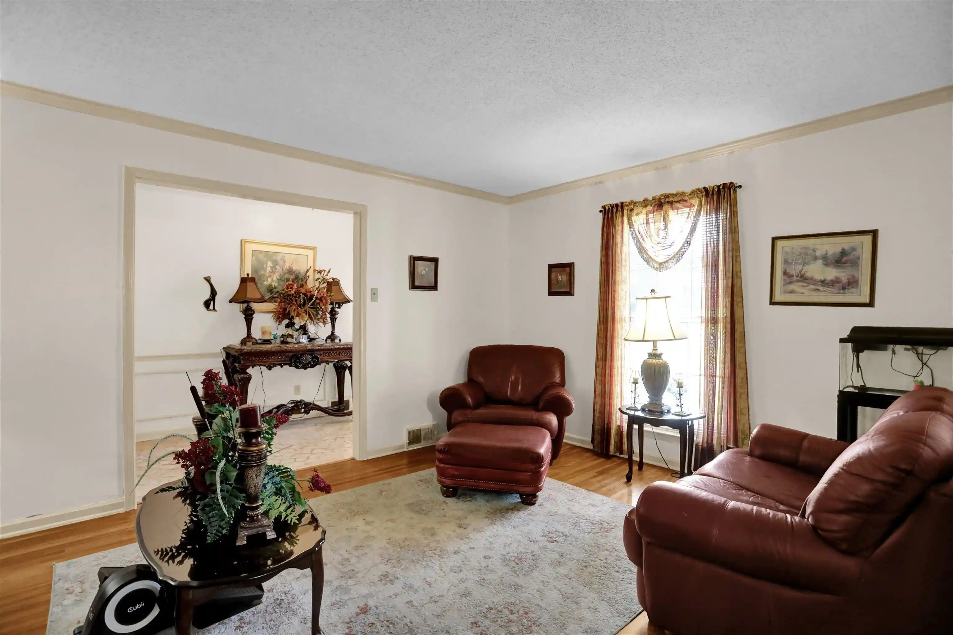 Photo 4 of Sale Pending at 4570 Craigmont Dr, Memphis, TN 38128 | MLS# 10228650 | Listing updated on 2026-09-15