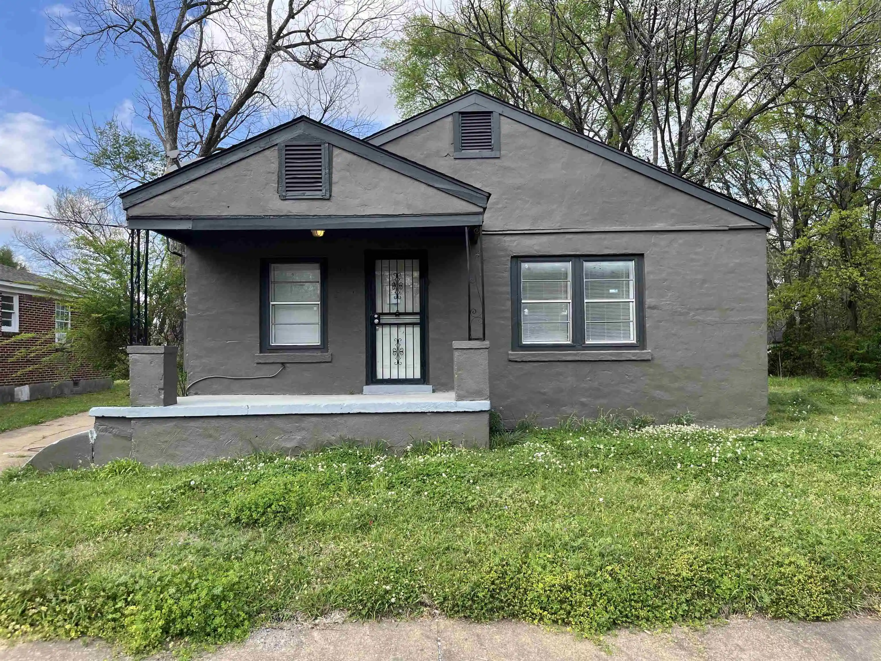 Photo 1 of Single family home for sale at 90 E Trigg Ave, Memphis, TN 38106 | MLS# 10228653 | Listing updated on 2026-08-18