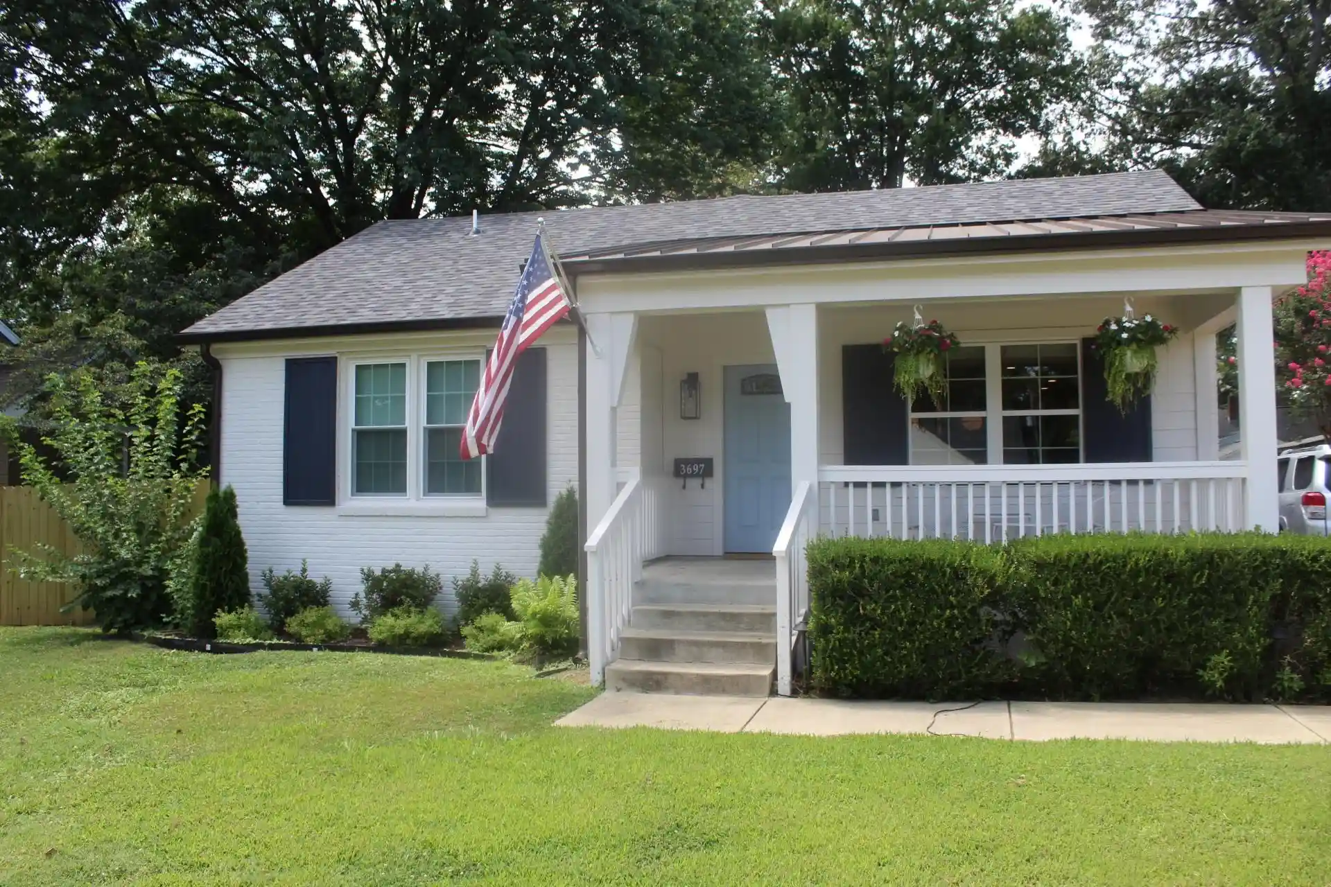 1st image of 3697 Charleswood Ave, Memphis, TN 38122 | MLS# 10228655