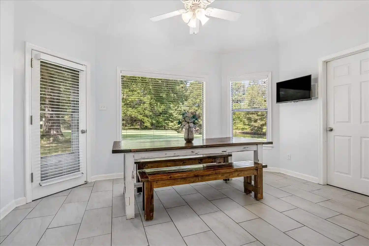 3rd image of 5061 Eagles Nest Ln, Bartlett, TN 38002 | MLS# 10228709