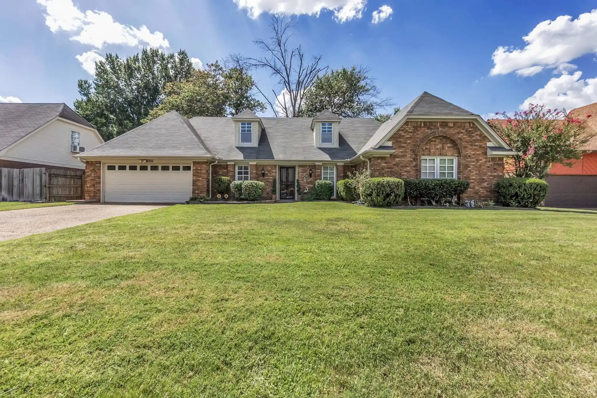Photo 1 of Sale Pending at 4305 Beaver Crk Ln, Memphis, TN 38125 | MLS# 10228719 | Listing updated on 2026-09-10