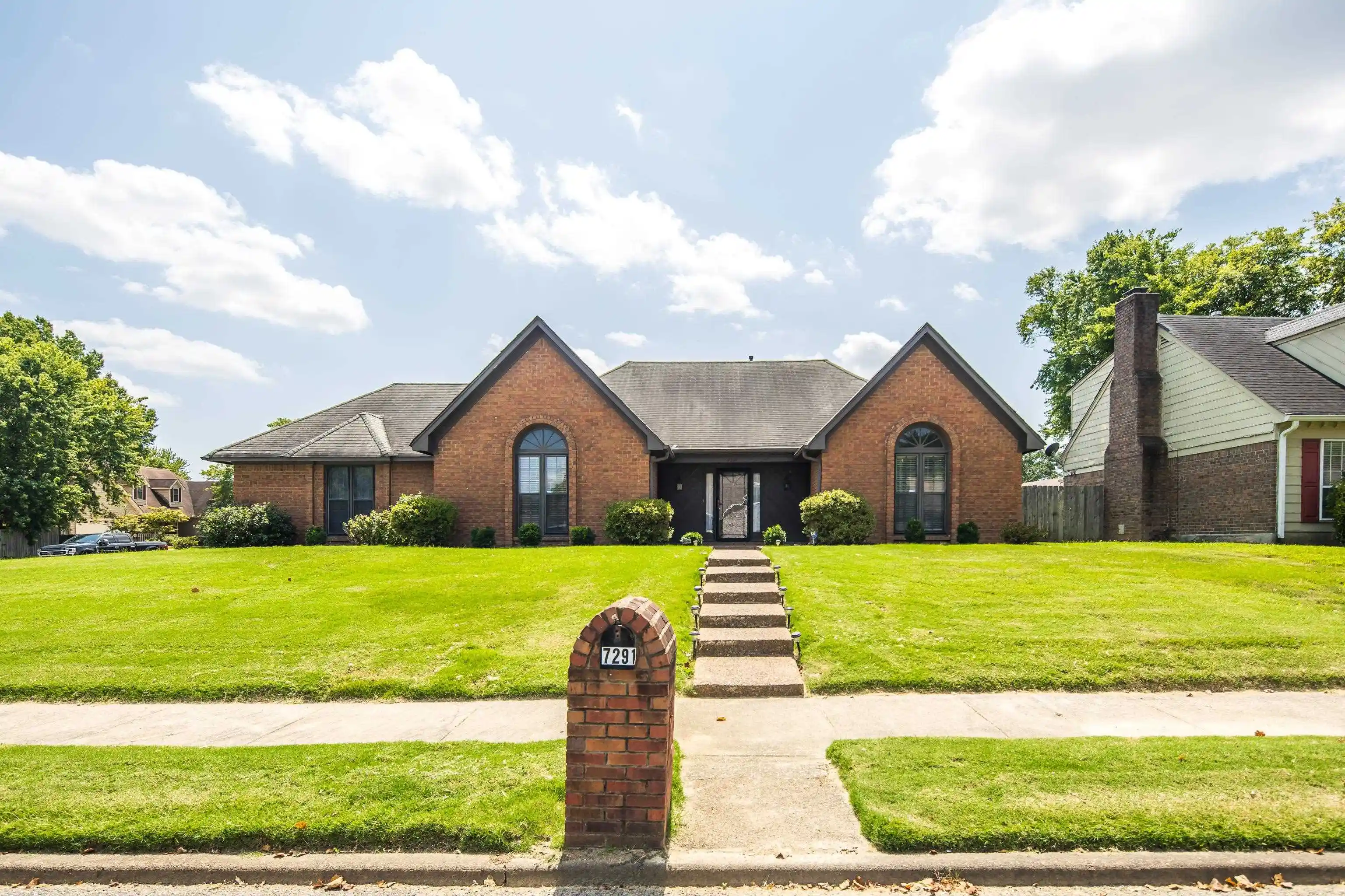 Photo 1 of Sale Pending at 7291 Barnstable Rd, Memphis, TN 38125 | MLS# 10228735 | Listing updated on 2026-08-23
