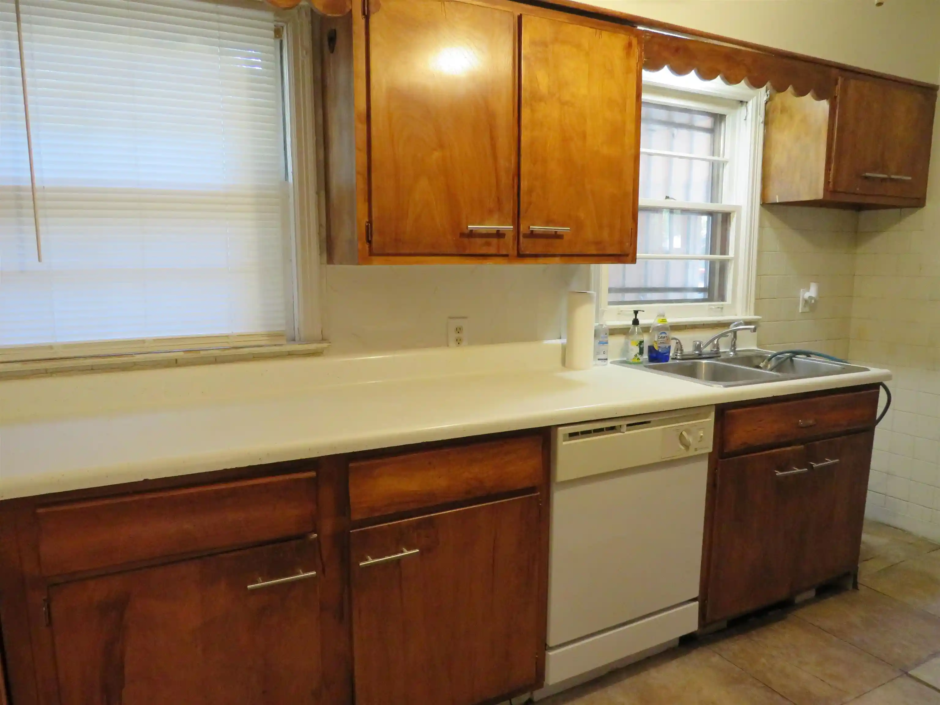 2nd image of 1657 S Perkins Rd, Memphis, TN 38117 | MLS# 10228736