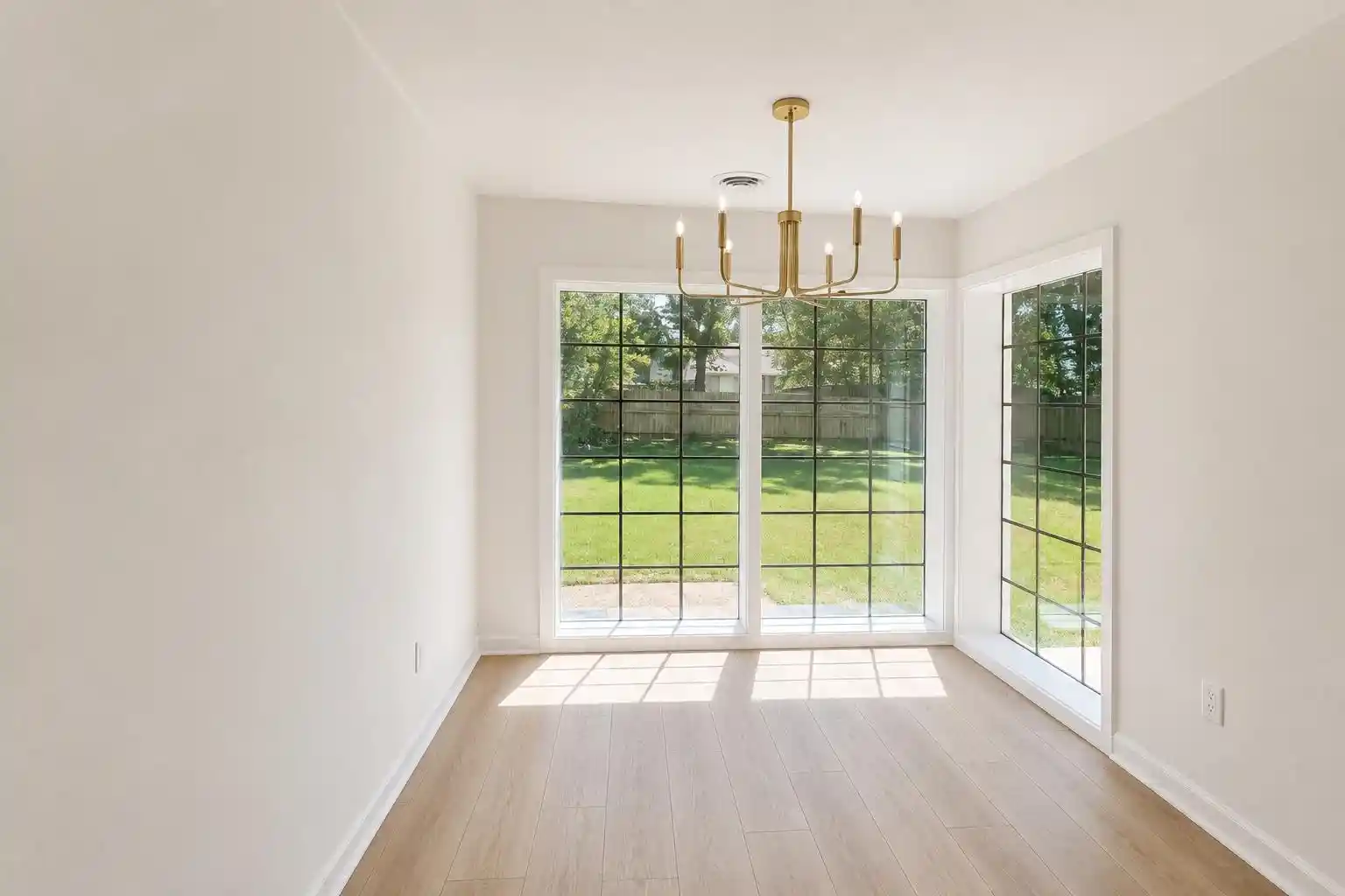2nd image of 5715 Bartlett Woods Dr, Bartlett, TN 38134 | MLS# 10228738