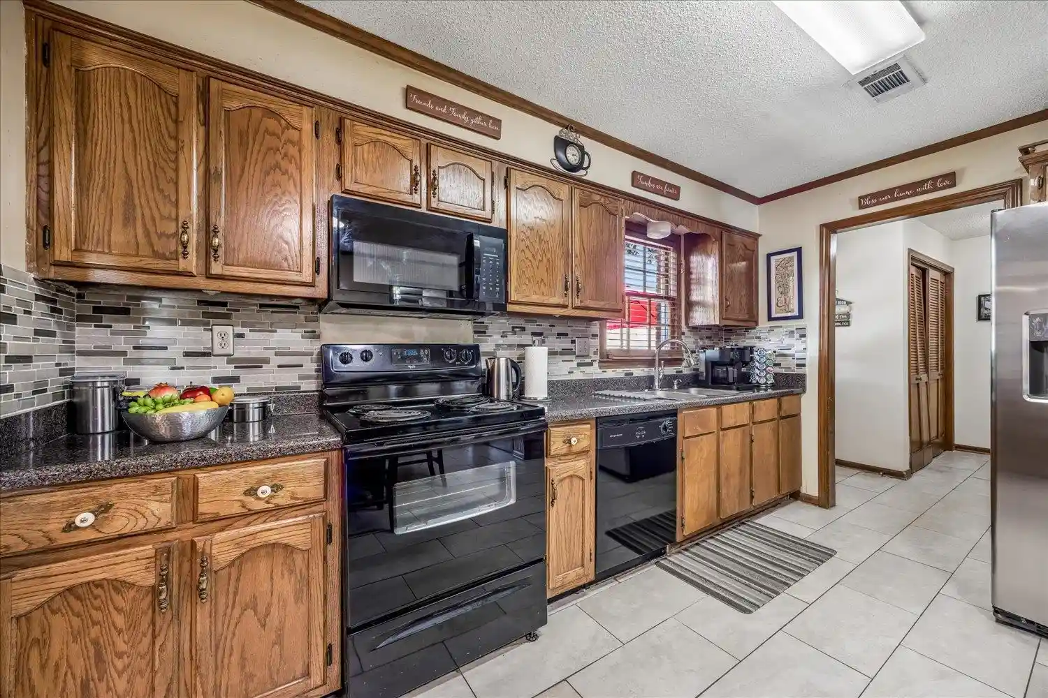 Photo 3 of Sale Pending at 6606 Shaker Ln, Memphis, TN 38141 | MLS# 10228769 | Listing updated on 2026-09-02