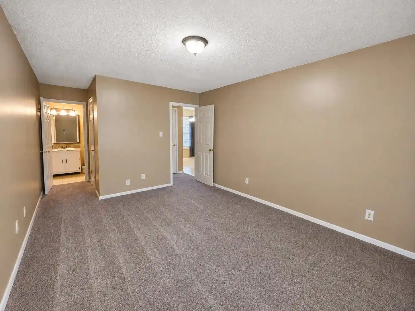 Photo 2 of Single family home for sale at 6619 Crested Oak Cv, Memphis, TN 38141 | MLS# 10228782 | Listing updated on 2026-09-11