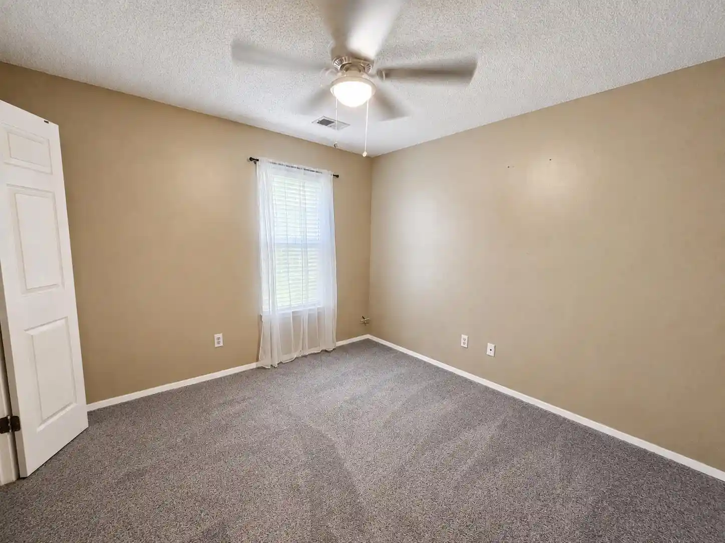 Photo 4 of Single family home for sale at 6619 Crested Oak Cv, Memphis, TN 38141 | MLS# 10228782 | Listing updated on 2026-09-11