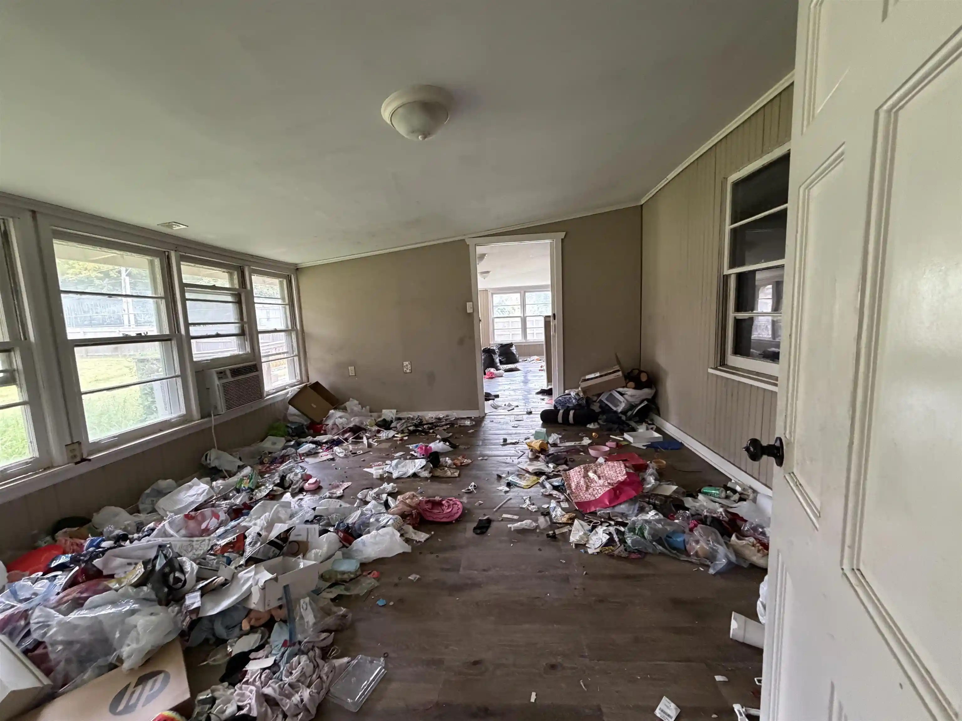 Photo 3 of Sale Pending at 214 Sycamore Rd, Collierville, TN 38017 | MLS# 10228783 | Listing updated on 2026-09-09
