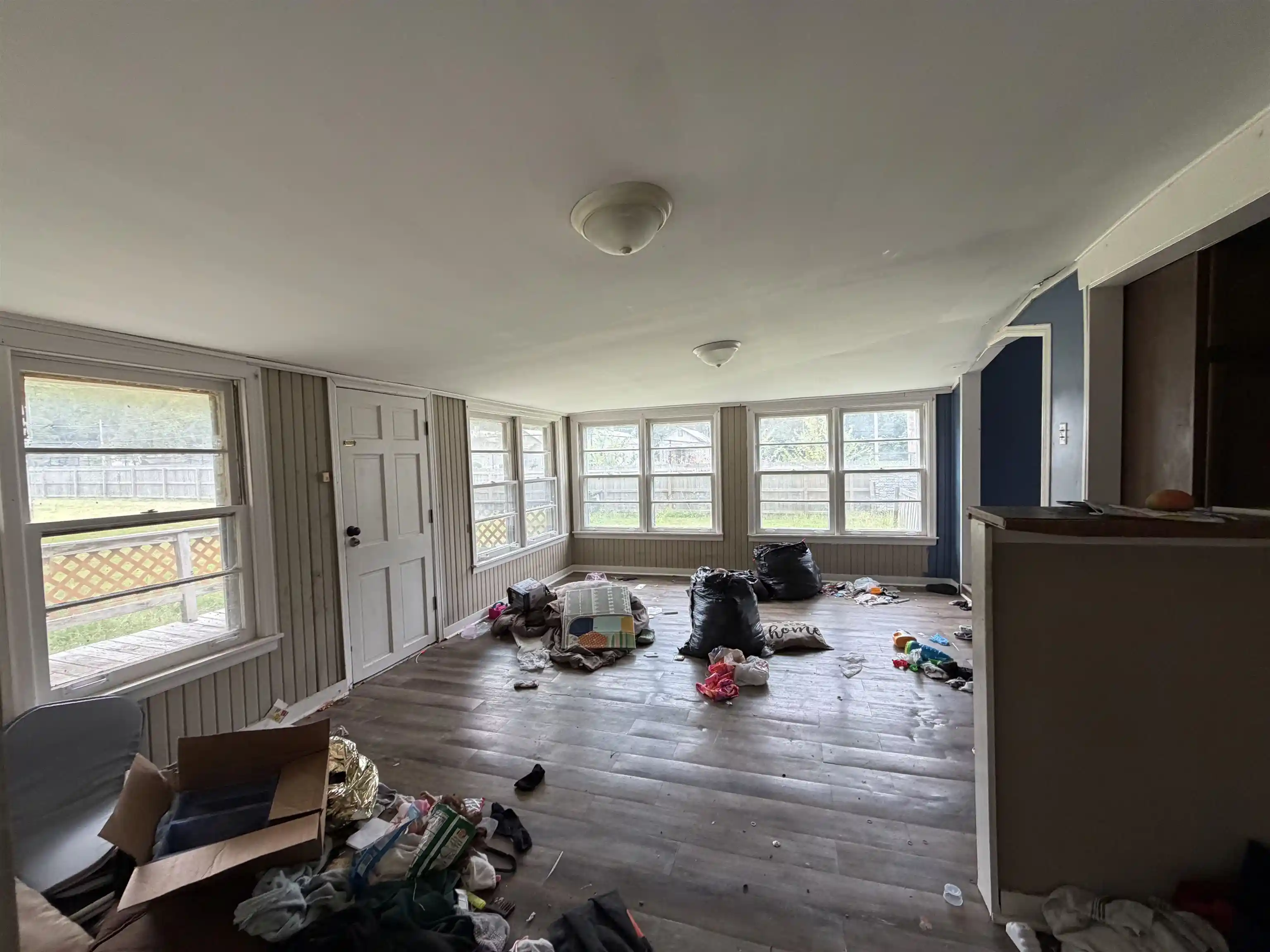 Photo 3 of Sale Pending at 214 Sycamore Rd, Collierville, TN 38017 | MLS# 10228783 | Listing updated on 2026-09-09