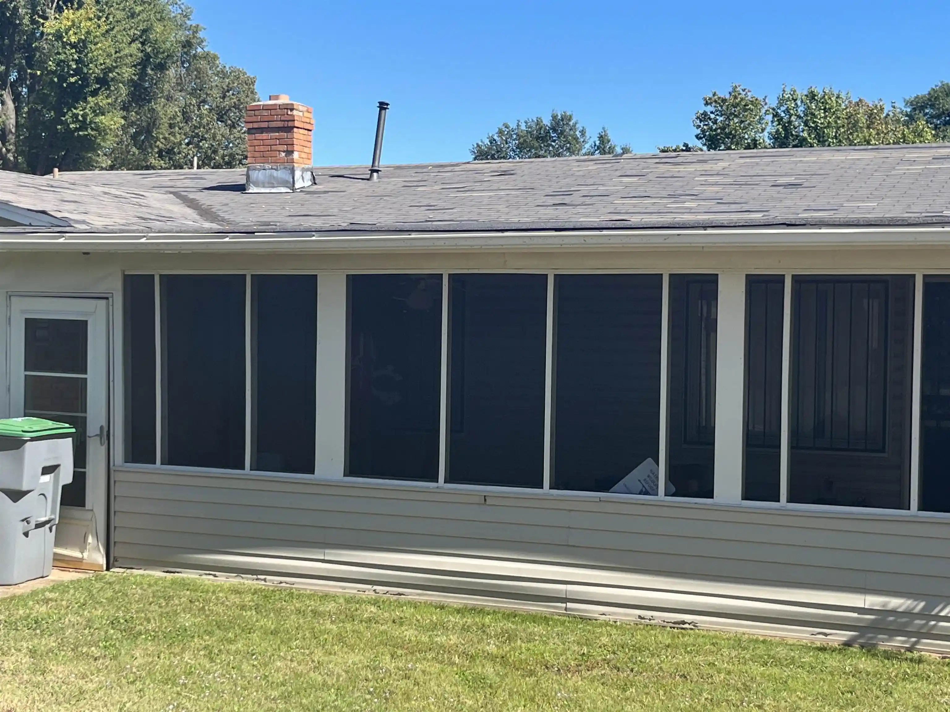 Photo 3 of Sale Pending at 979 N Idlewild St, Memphis, TN 38107 | MLS# 10228792 | Listing updated on 2026-08-24