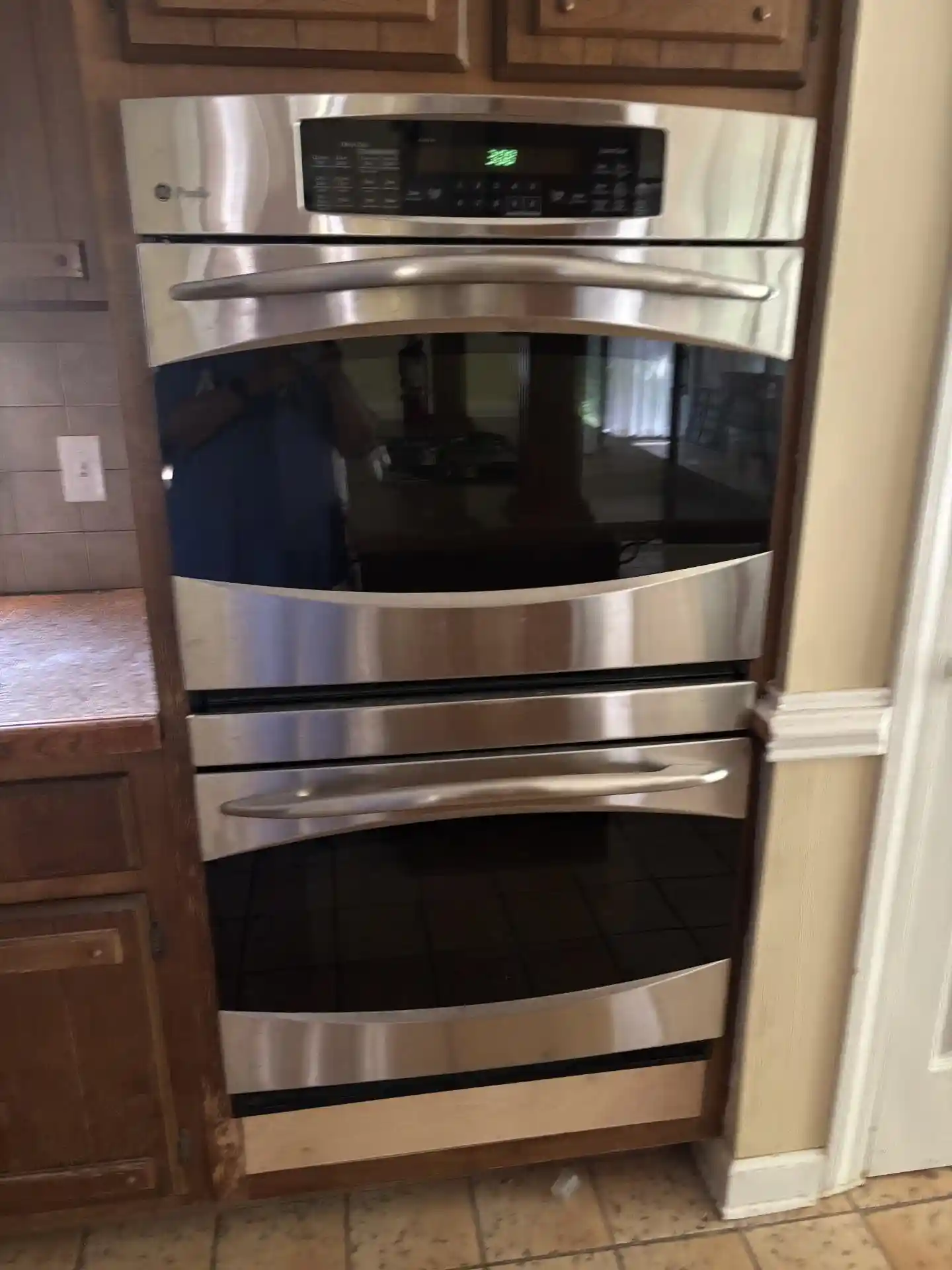 Photo 3 of Sale Pending at 2967 Old Elm Ln, Germantown, TN 38138 | MLS# 10228799 | Listing updated on 2026-08-24