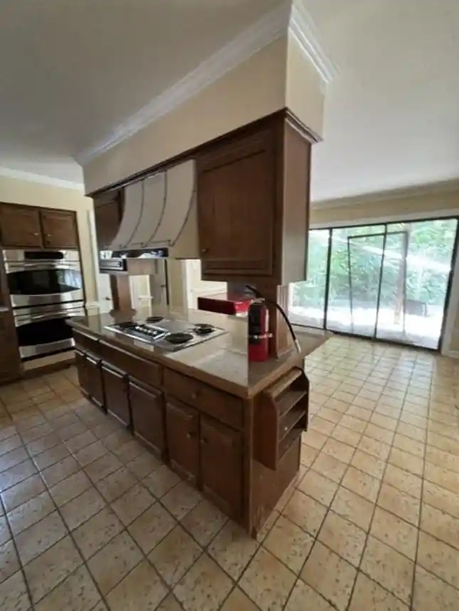 Photo 3 of Sale Pending at 2967 Old Elm Ln, Germantown, TN 38138 | MLS# 10228799 | Listing updated on 2026-08-24