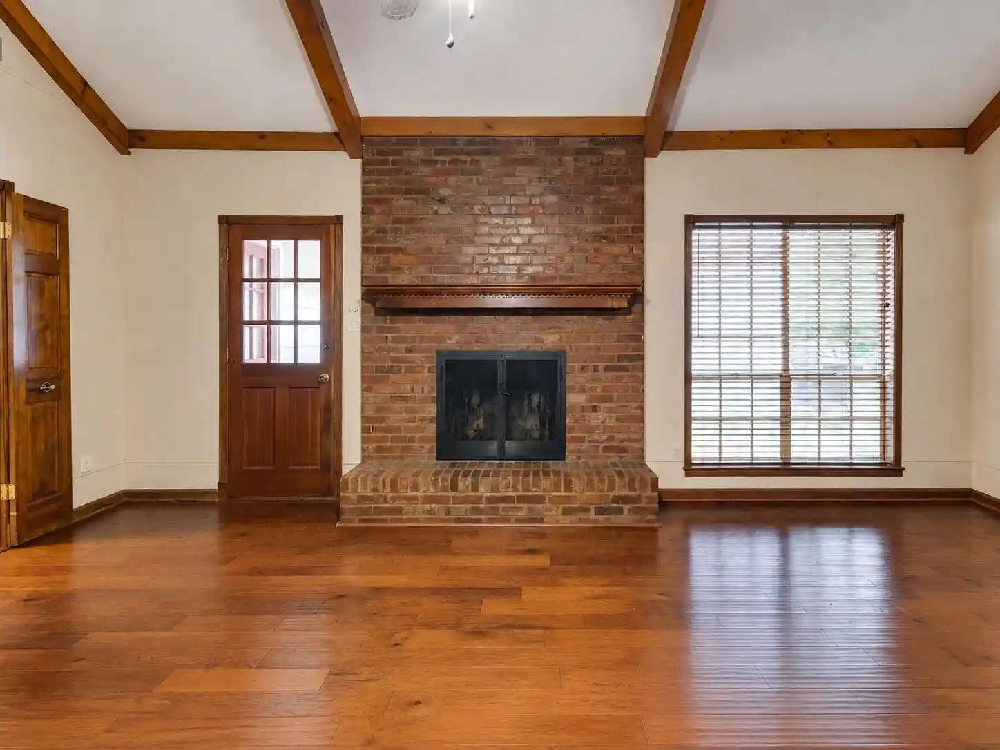 Photo 3 of Single family home for sale at 1906 Malabar Dr, Germantown, TN 38138 | MLS# 10228810 | Listing updated on 2026-09-15