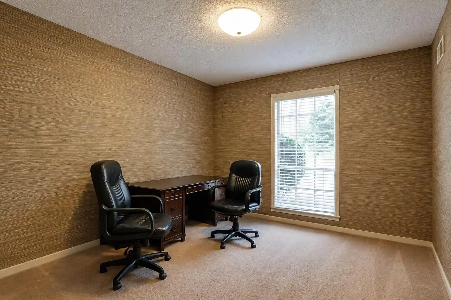 Photo 3 of Single family home for sale at 1906 Malabar Dr, Germantown, TN 38138 | MLS# 10228810 | Listing updated on 2026-09-15