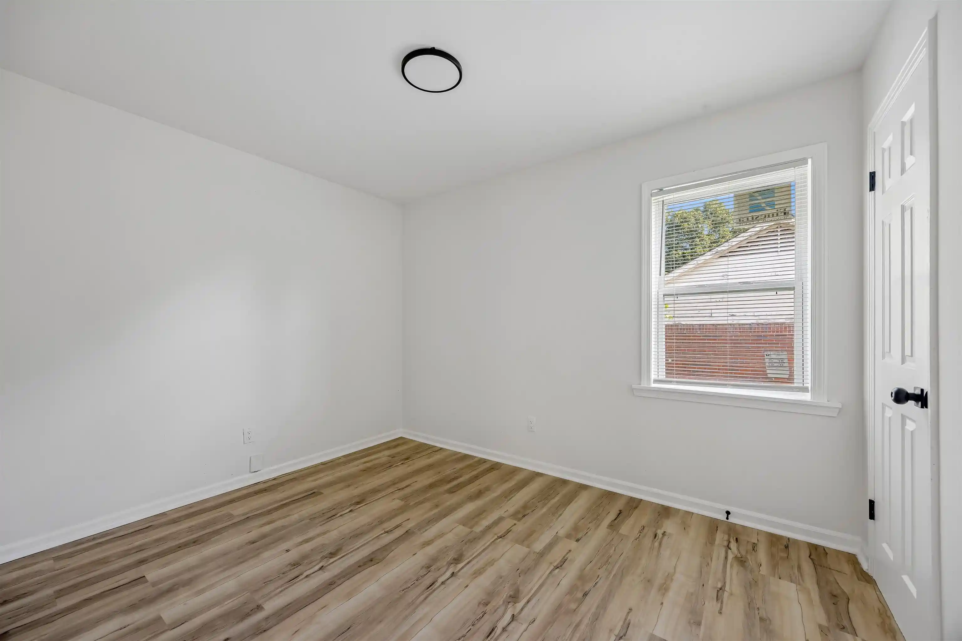 Photo 4 of Sale Pending at 4239 Lawnview St, Memphis, TN 38109 | MLS# 10228813 | Listing updated on 2026-09-17