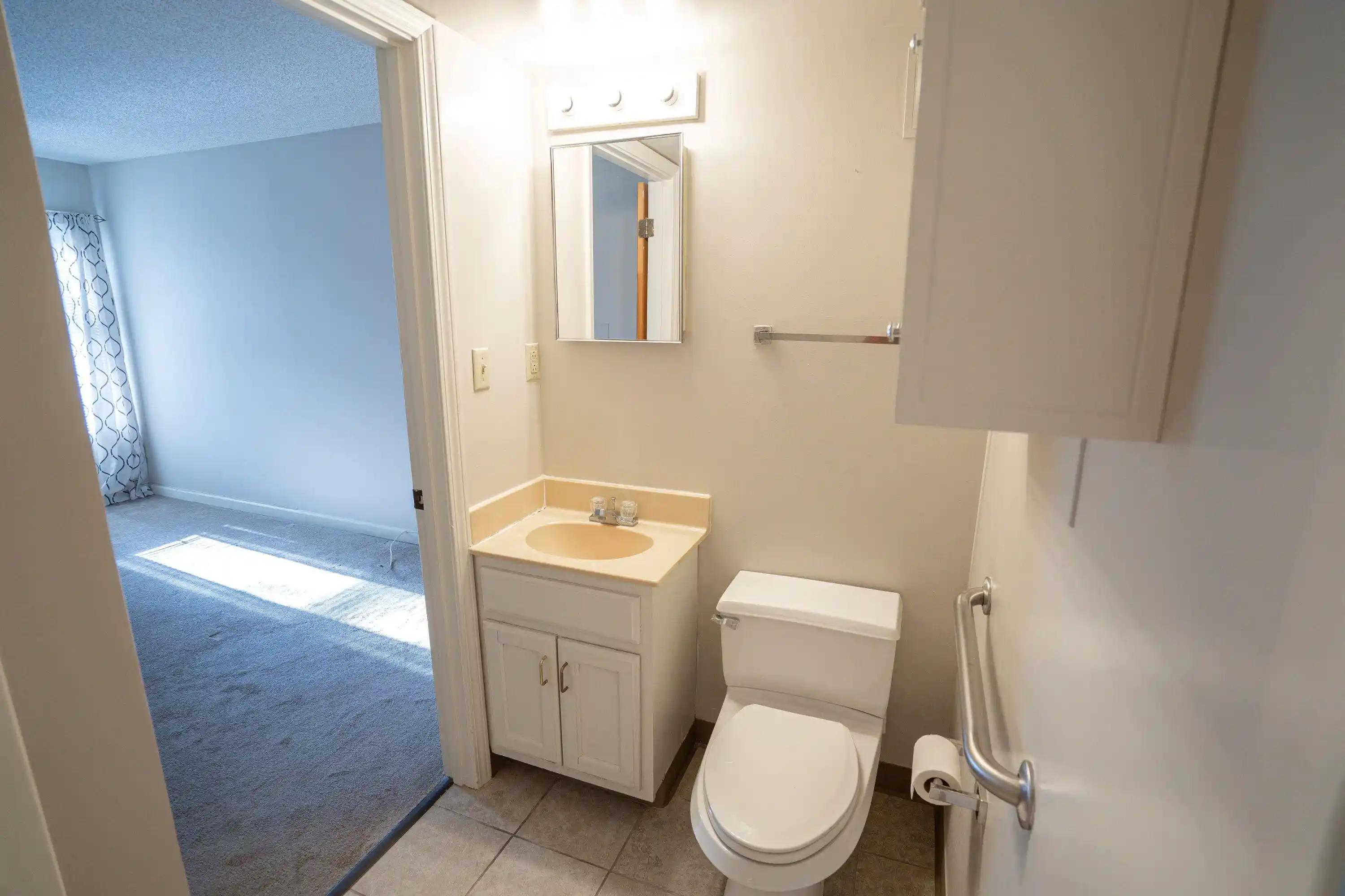 Photo 4 of Condo for sale at 3589 Covington Pike #216, Memphis, TN 38128 | MLS# 10228817 | Listing updated on 2026-10-09