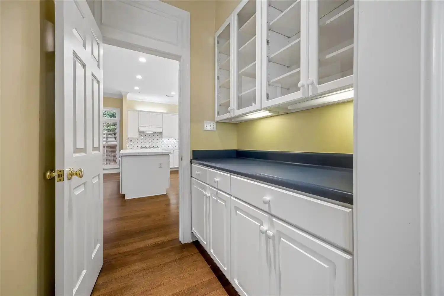 Photo 2 of Single family home for sale at 5576 Bayberry Cv, Memphis, TN 38120 | MLS# 10228820 | Listing updated on 2026-08-20
