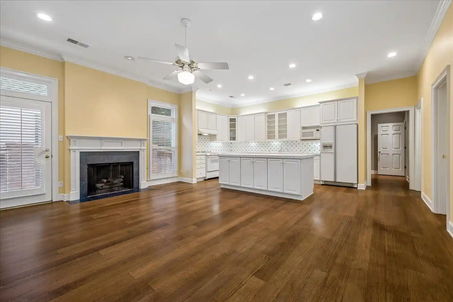Photo 3 of Single family home for sale at 5576 Bayberry Cv, Memphis, TN 38120 | MLS# 10228820 | Listing updated on 2026-08-20