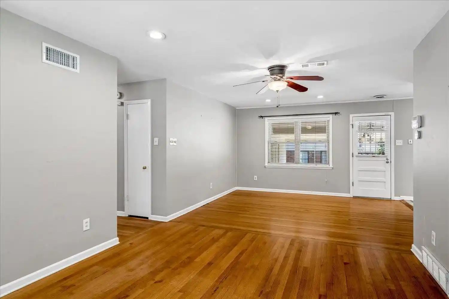 Photo 1 of Sale Pending at 5303 Edenshire Ave, Memphis, TN 38117 | MLS# 10228828 | Listing updated on 2026-10-23