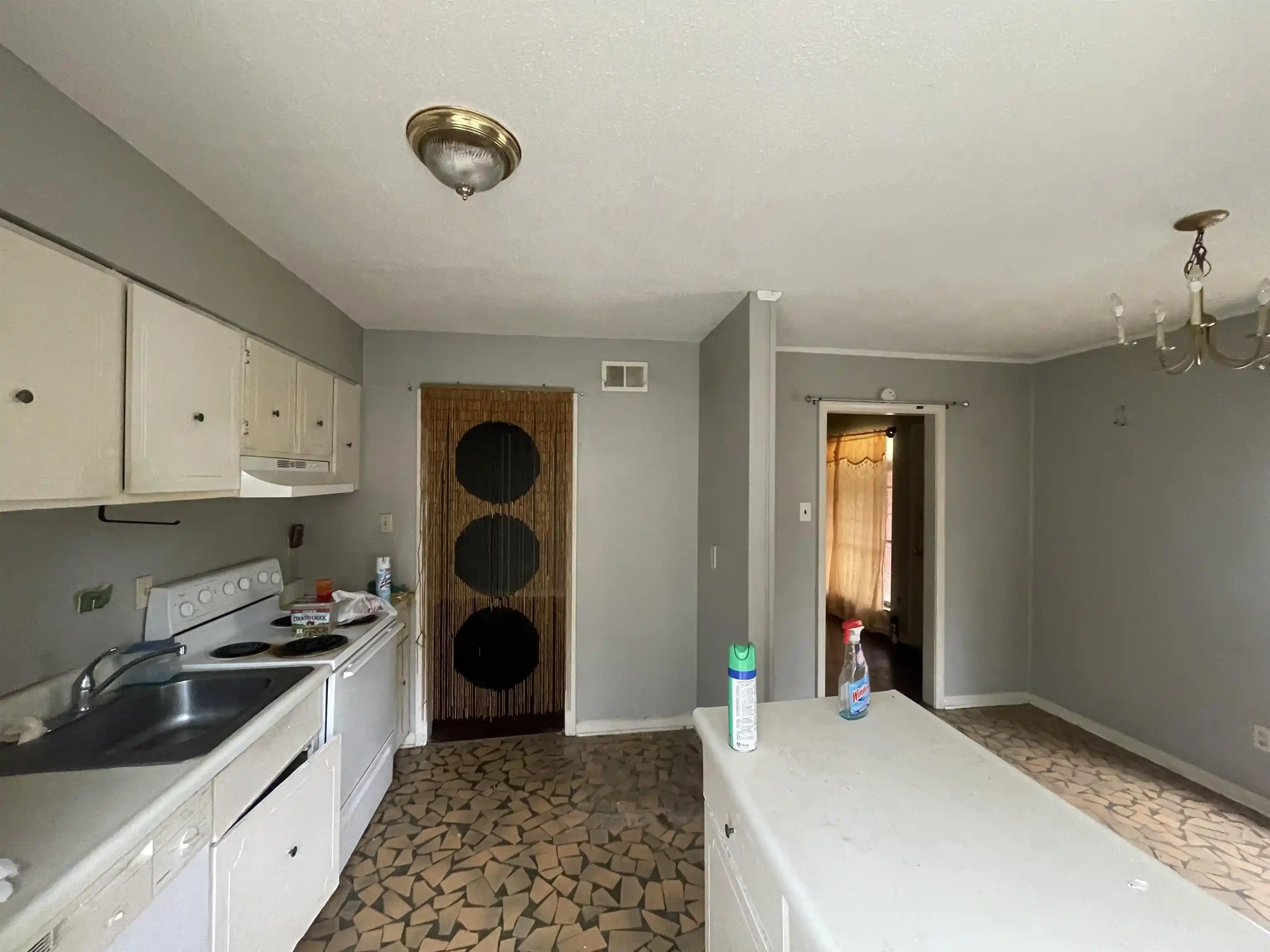 Photo 2 of Sale Pending at 5573 Apple Blossom Dr, Memphis, TN 38115 | MLS# 10228850 | Listing updated on 2026-08-28