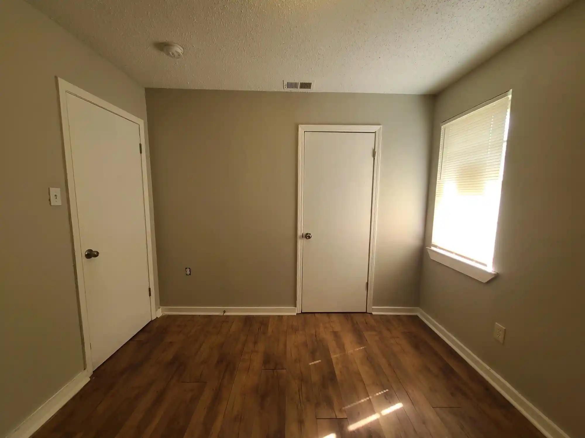 Photo 2 of Single family home for sale at 1599 Humber St, Memphis, TN 38106 | MLS# 10228868 | Listing updated on 2026-08-21