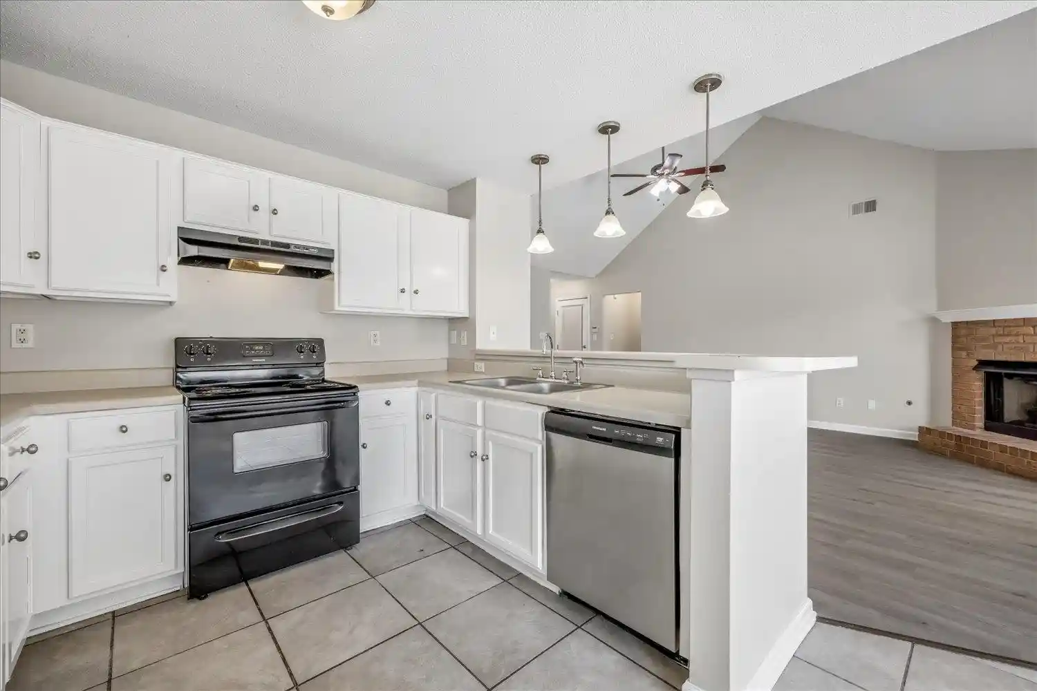 Photo 3 of Single family home for sale at 6943 Country Walk Dr, Cordova, TN 38018 | MLS# 10228870 | Listing updated on 2026-08-21