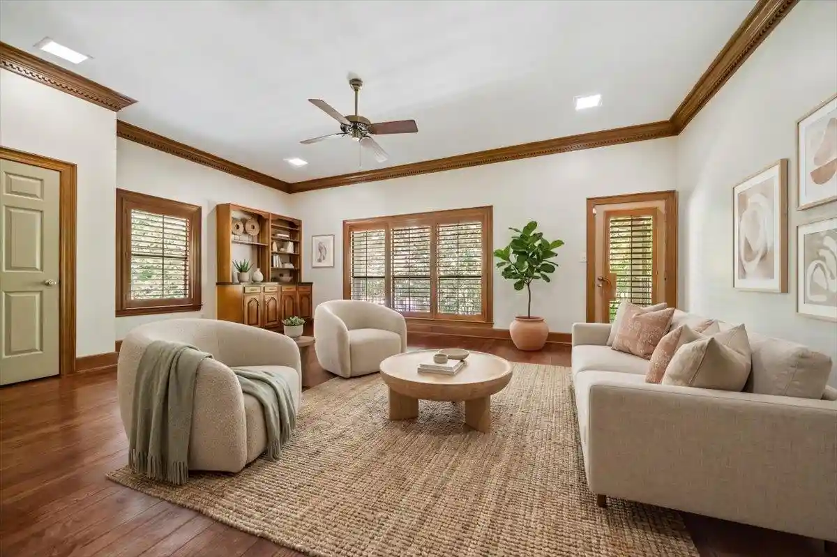 Photo 3 of Single family home for sale at 680 Sweetbrier Rd, Memphis, TN 38120 | MLS# 10228886 | Listing updated on 2026-08-21