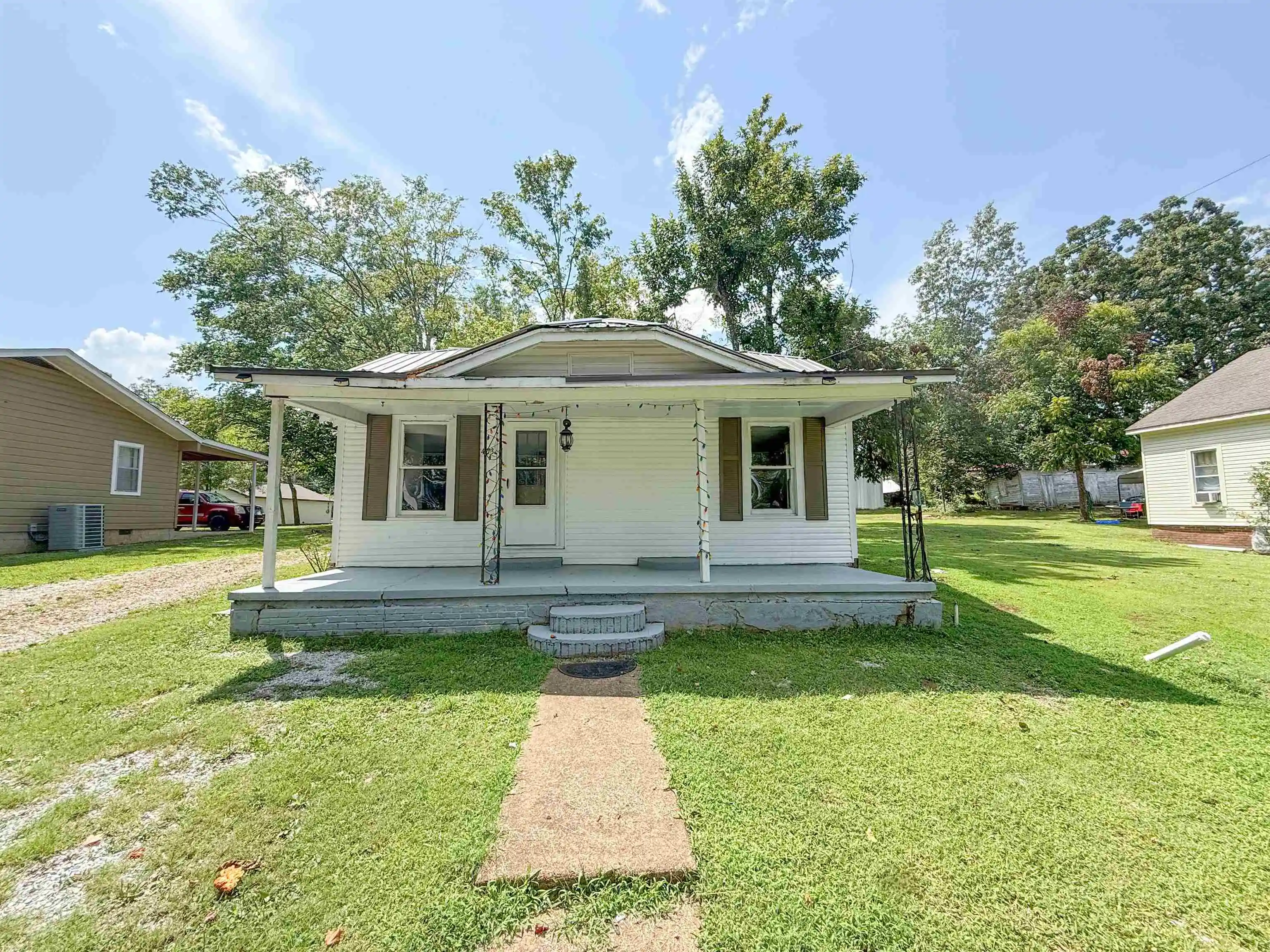 Photo 1 of Single family home for sale at 403 Sharp St, Corinth, MS 38834 | MLS# 10228888 | Listing updated on 2026-08-21