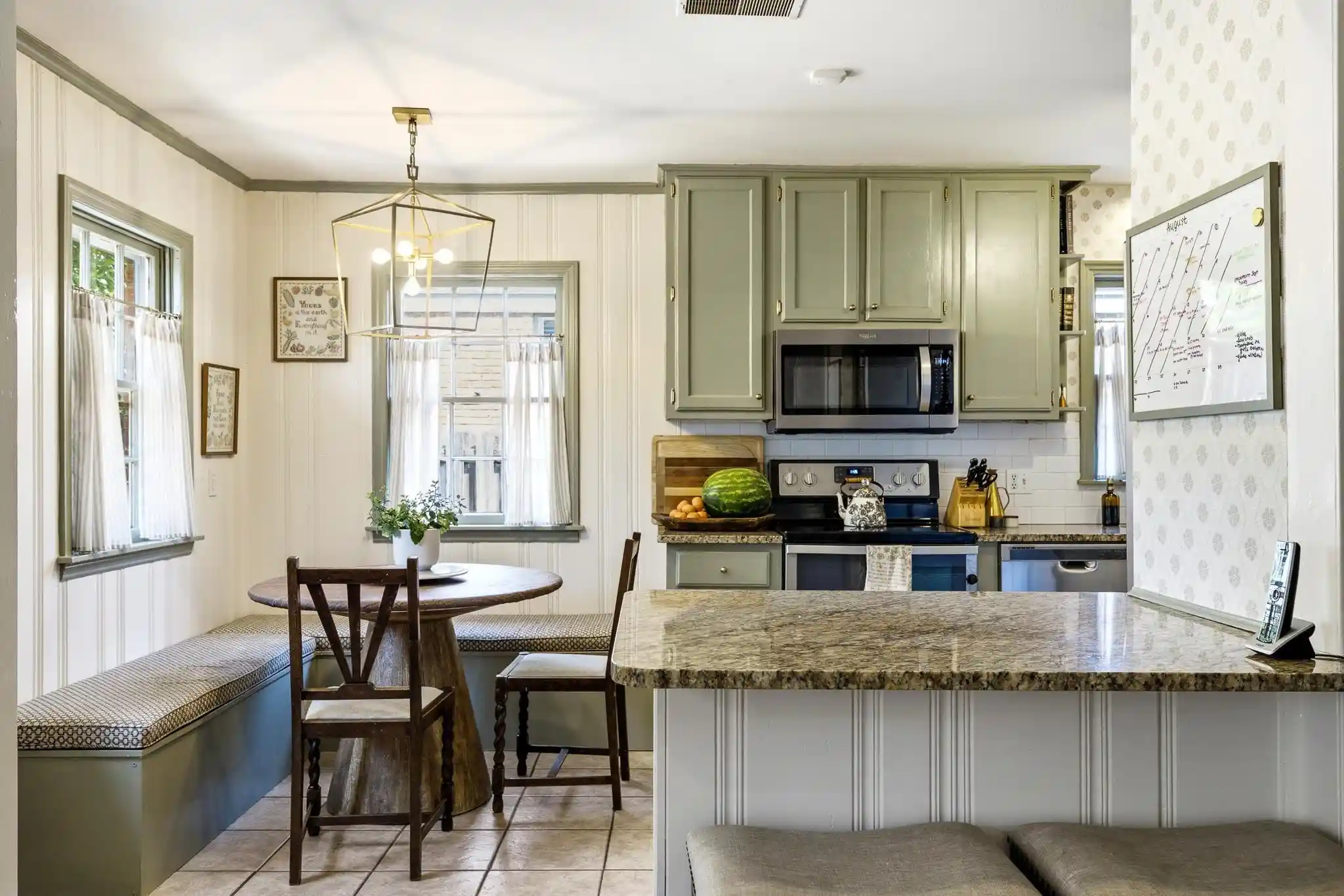 Photo 3 of Sale Pending at 515 Melody Ln, Memphis, TN 38120 | MLS# 10228892 | Listing updated on 2026-08-26