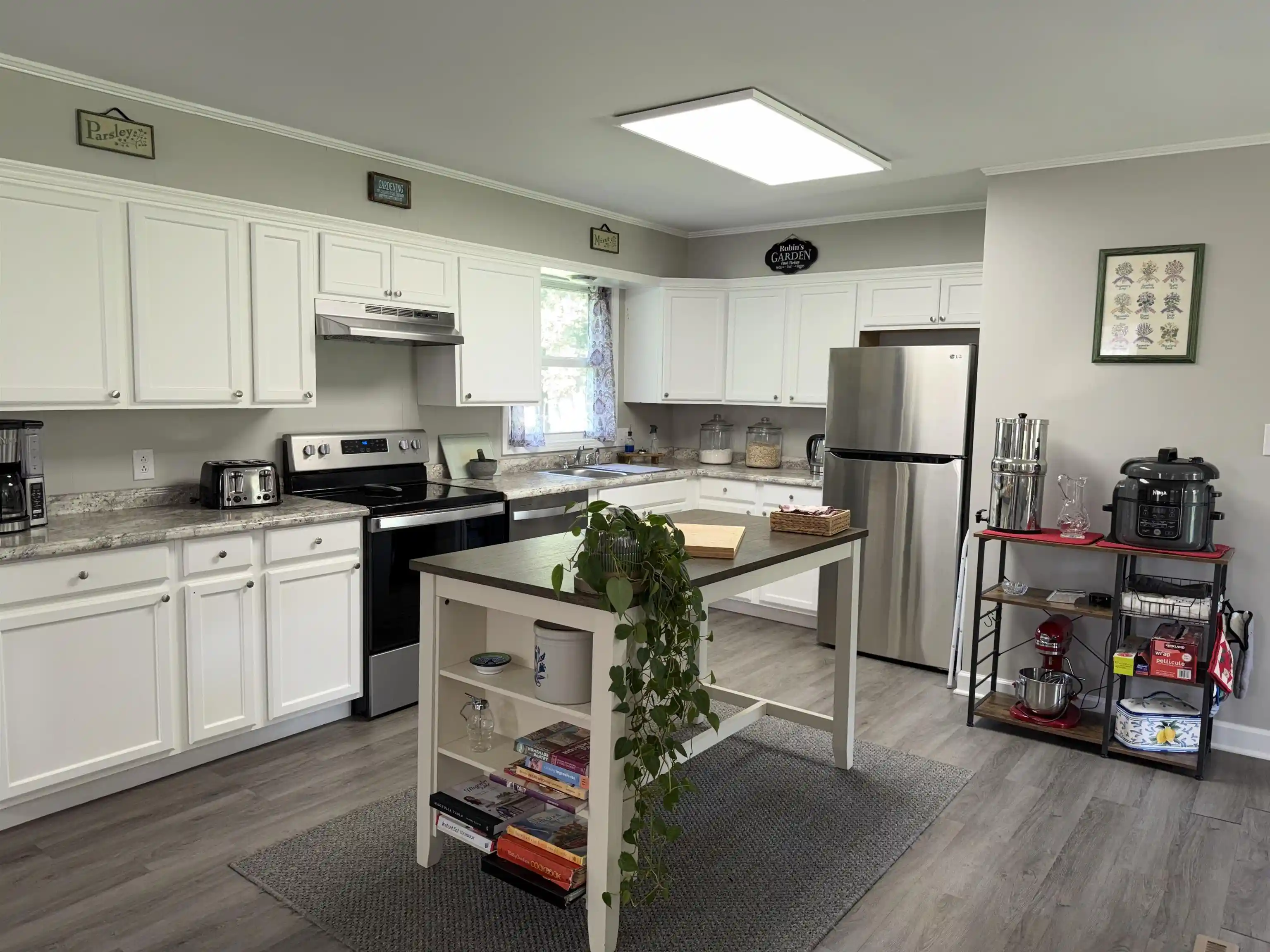 2nd image of 295 Central Ave, Savannah, TN 38372 | MLS# 10228895