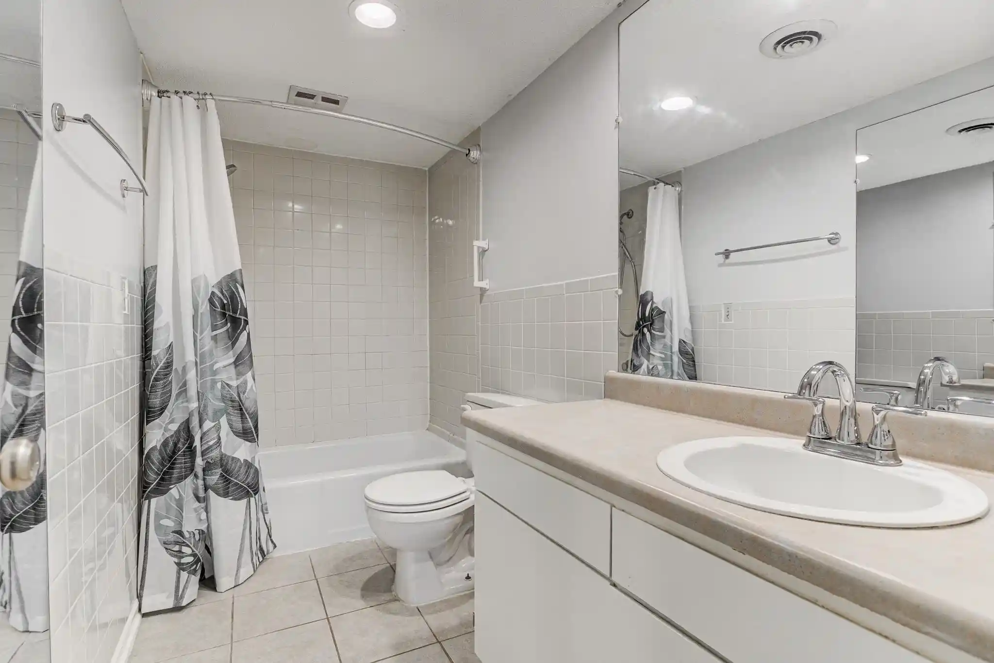 Listing Photo 4 - Condo for sale in building located at 5845 Park Ave, Memphis, TN 38119 - Unit #5845