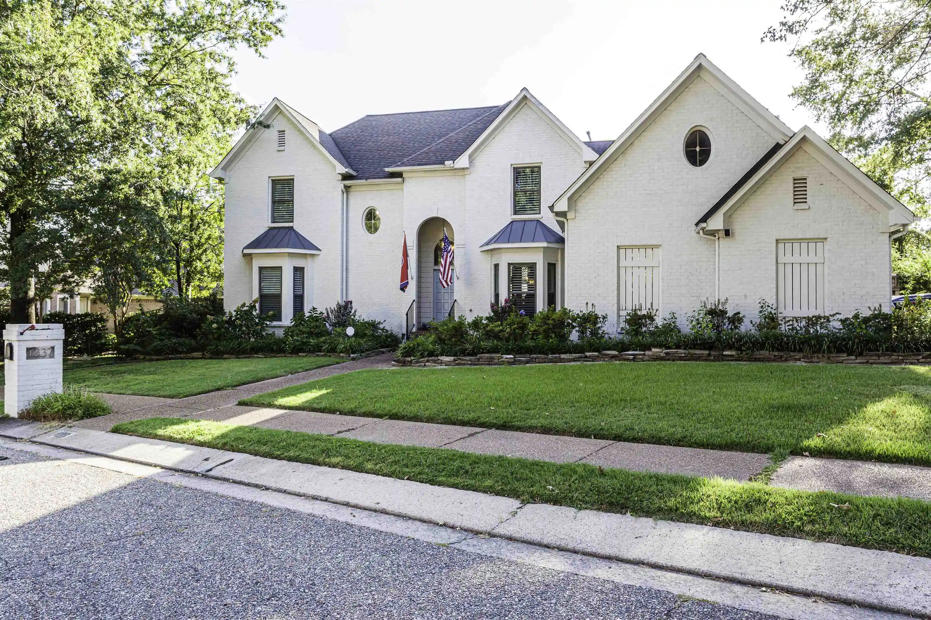 Photo 1 of Sale Pending at 1337 Fairway Forest Dr, Memphis, TN 38016 | MLS# 10228911 | Listing updated on 2026-09-27