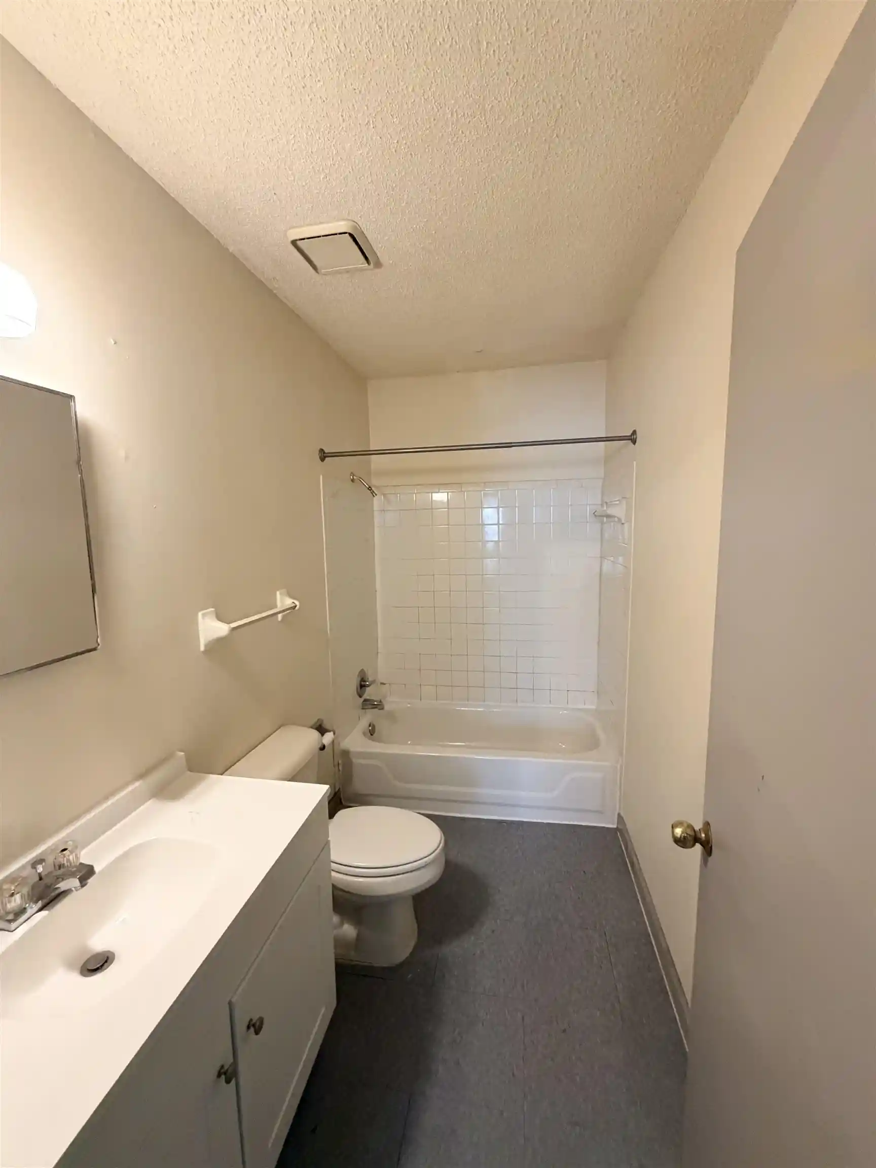 Photo 2 of Multi family home for sale at 1092 N Evergreen St, Memphis, TN 38107 | MLS# 10228912 | Listing updated on 2026-08-22