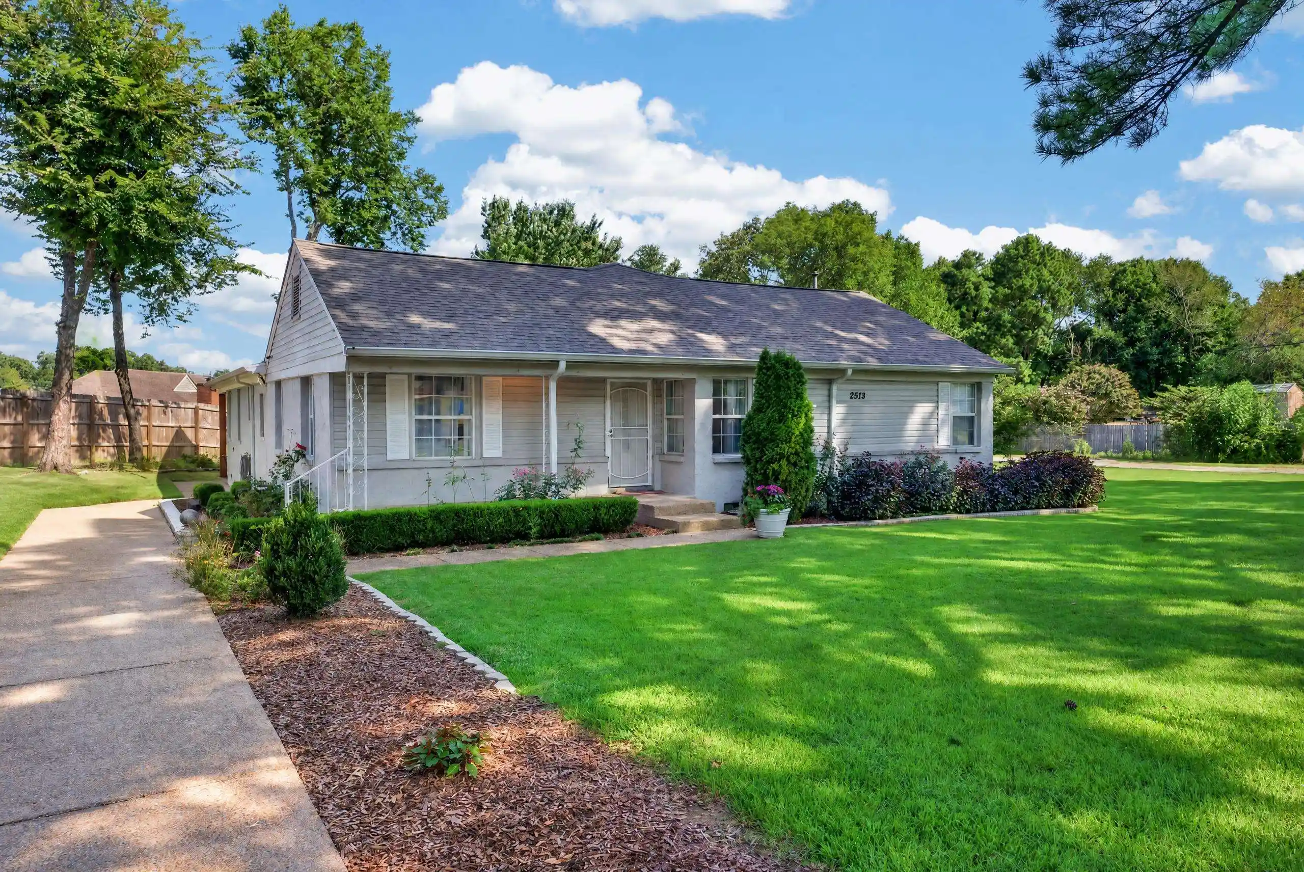 Photo 1 of Single family home for sale at 2513 Berryhill Rd, Memphis, TN 38016 | MLS# 10228926 | Listing updated on 2026-08-21