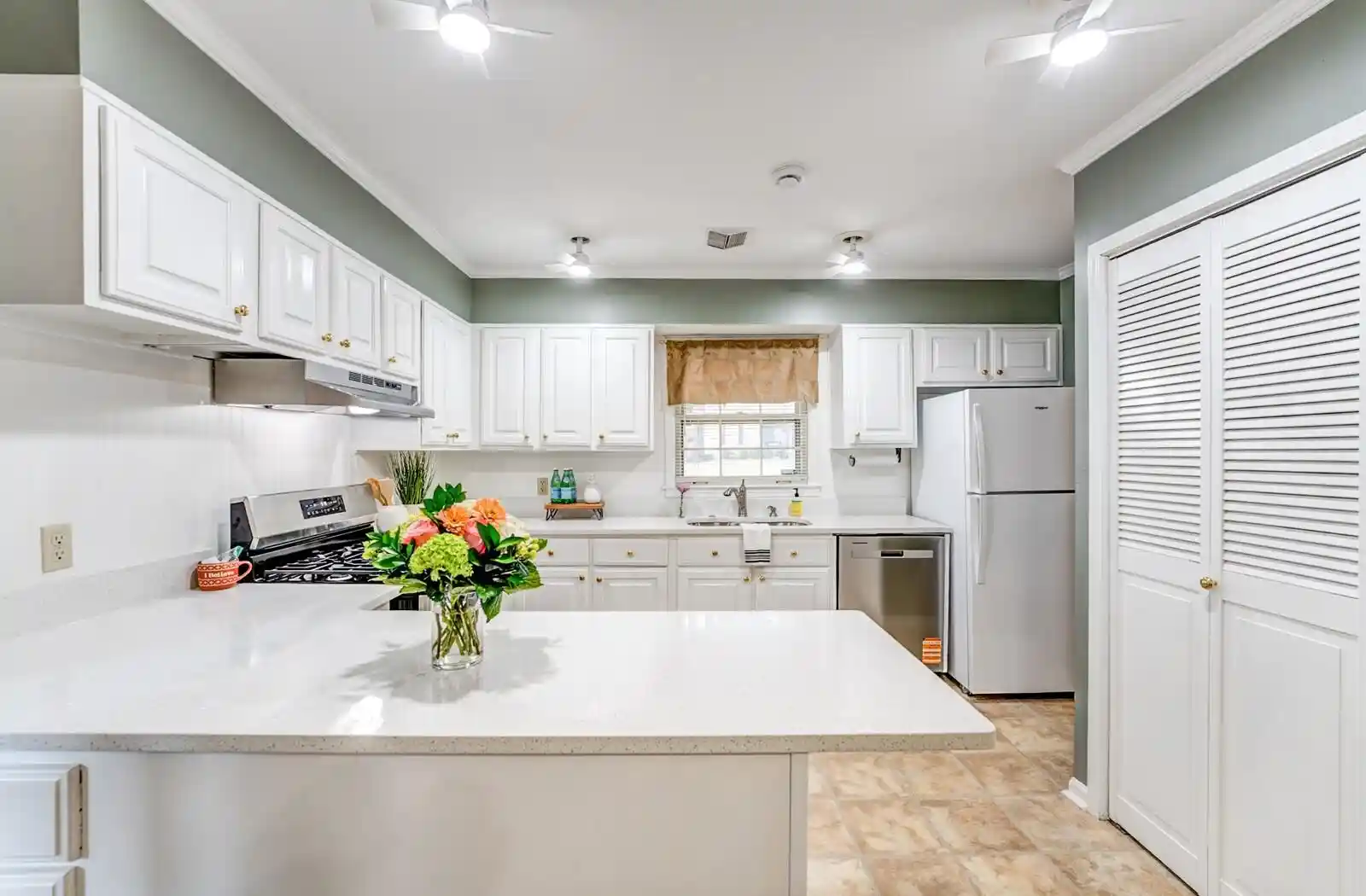 Photo 2 of Single family home for sale at 5341 Timmons Ave, Memphis, TN 38119 | MLS# 10228932 | Listing updated on 2026-09-03