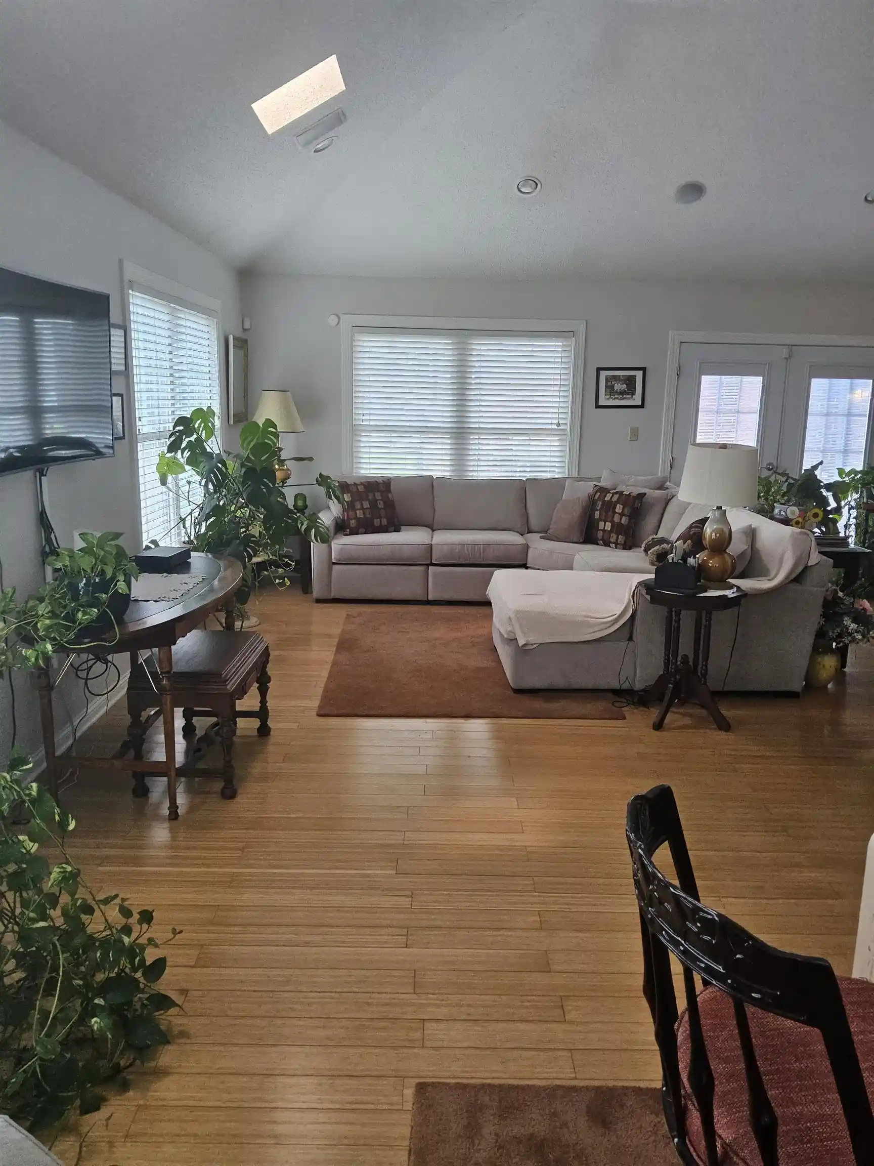 Photo 3 of Sale Pending at 6675 Walter Forest Cv, Memphis, TN 38141 | MLS# 10228937 | Listing updated on 2026-09-10