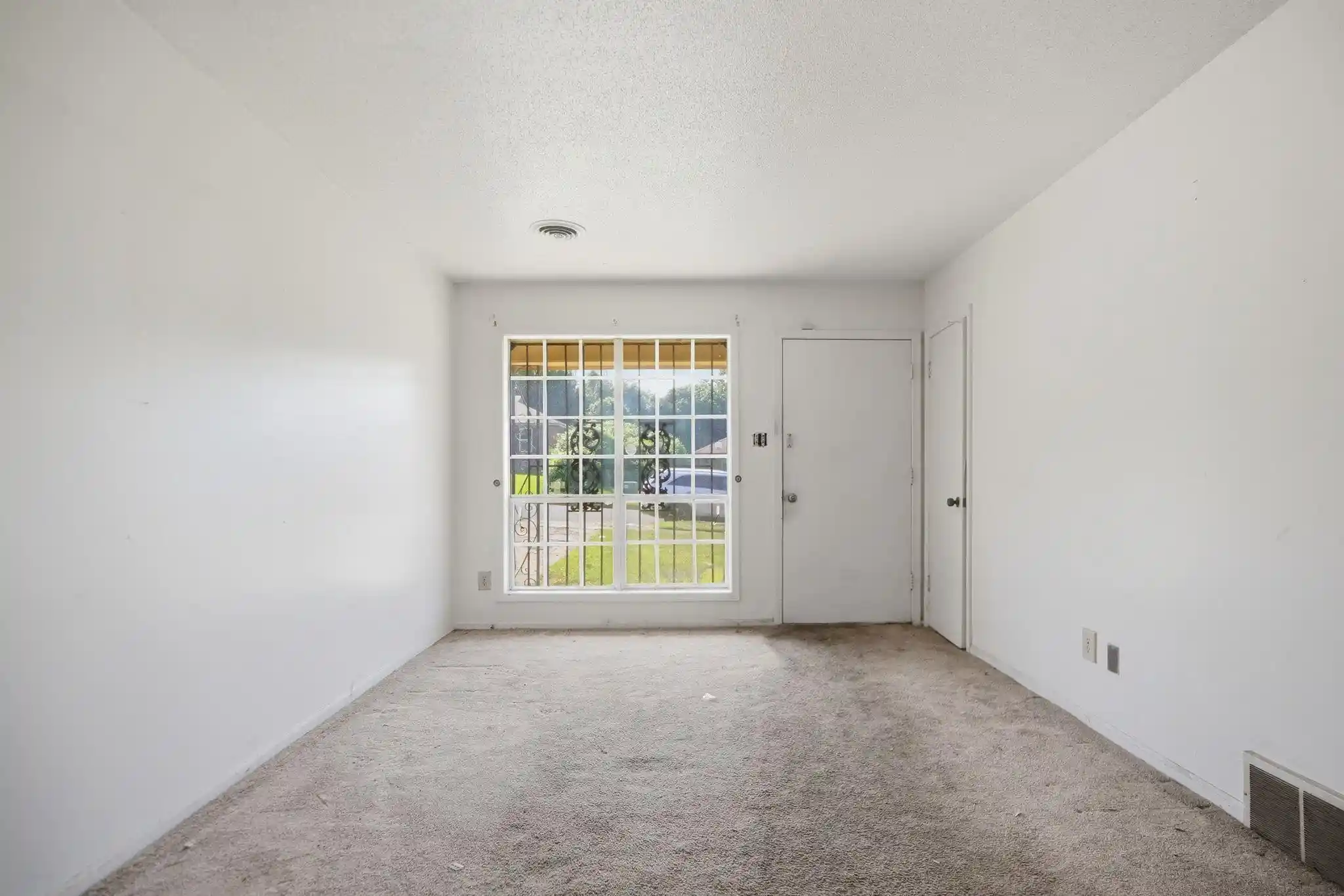 Photo 3 of Single family home for sale at 3608 Russelwood Dr, Memphis, TN 38128 | MLS# 10228945 | Listing updated on 2026-09-28