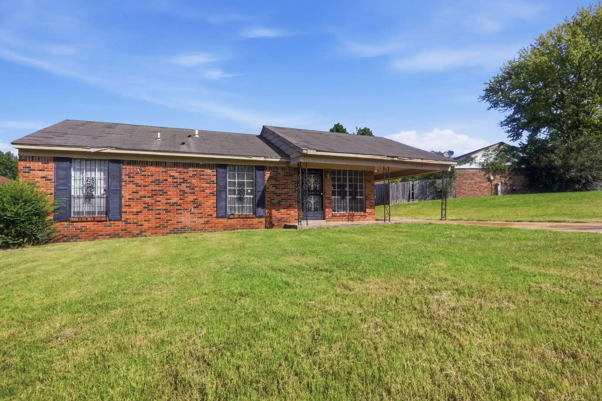 Photo 3 of Single family home for sale at 3608 Russelwood Dr, Memphis, TN 38128 | MLS# 10228945 | Listing updated on 2026-09-28