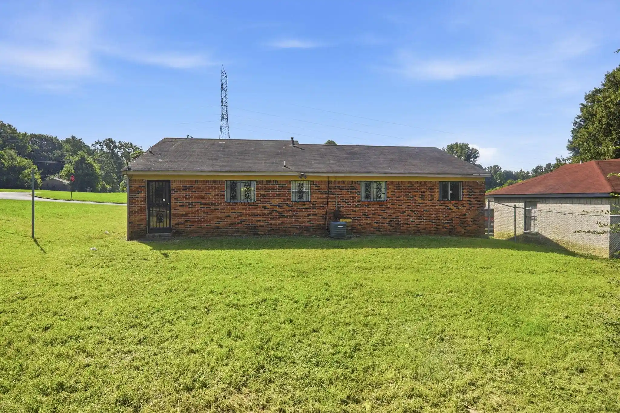 Photo 4 of Single family home for sale at 3608 Russelwood Dr, Memphis, TN 38128 | MLS# 10228945 | Listing updated on 2026-09-28