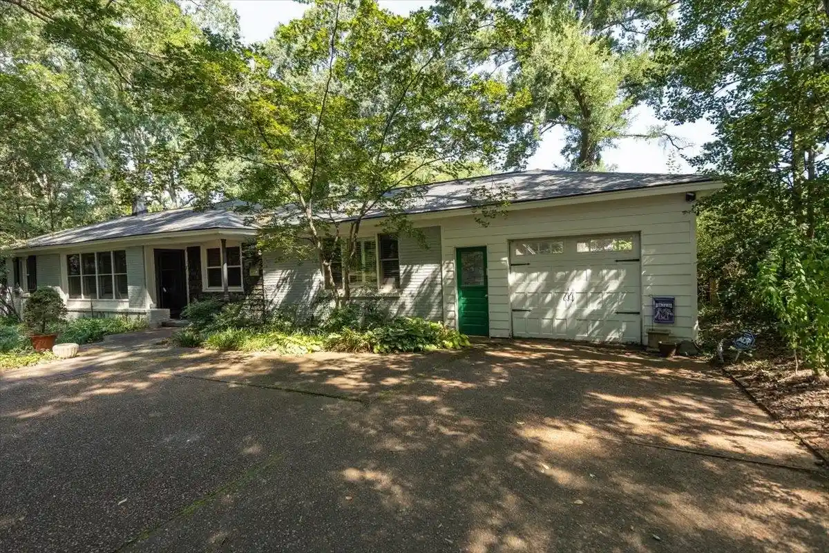 Photo 1 of Single family home for sale at 4910 Cole Rd, Memphis, TN 38117 | MLS# 10228976 | Listing updated on 2026-09-22