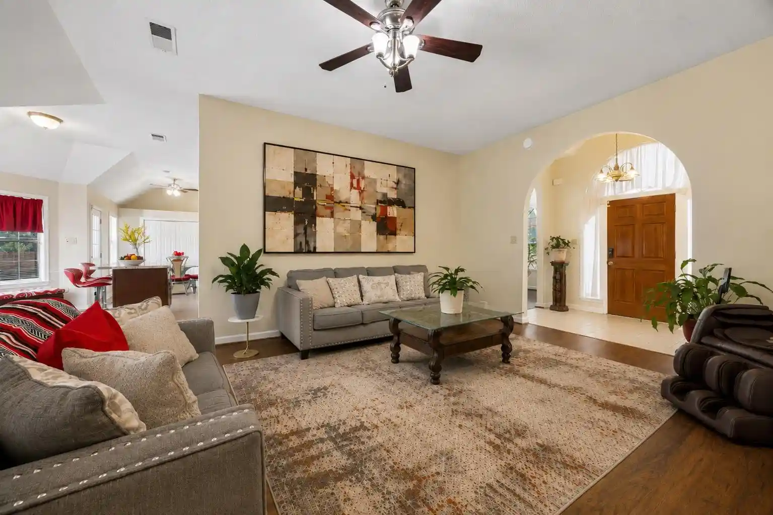 Photo 2 of Sale Pending at 5324 Annandale Dr, Unicorp/memphis, TN 38125 | MLS# 10228987 | Listing updated on 2026-08-27