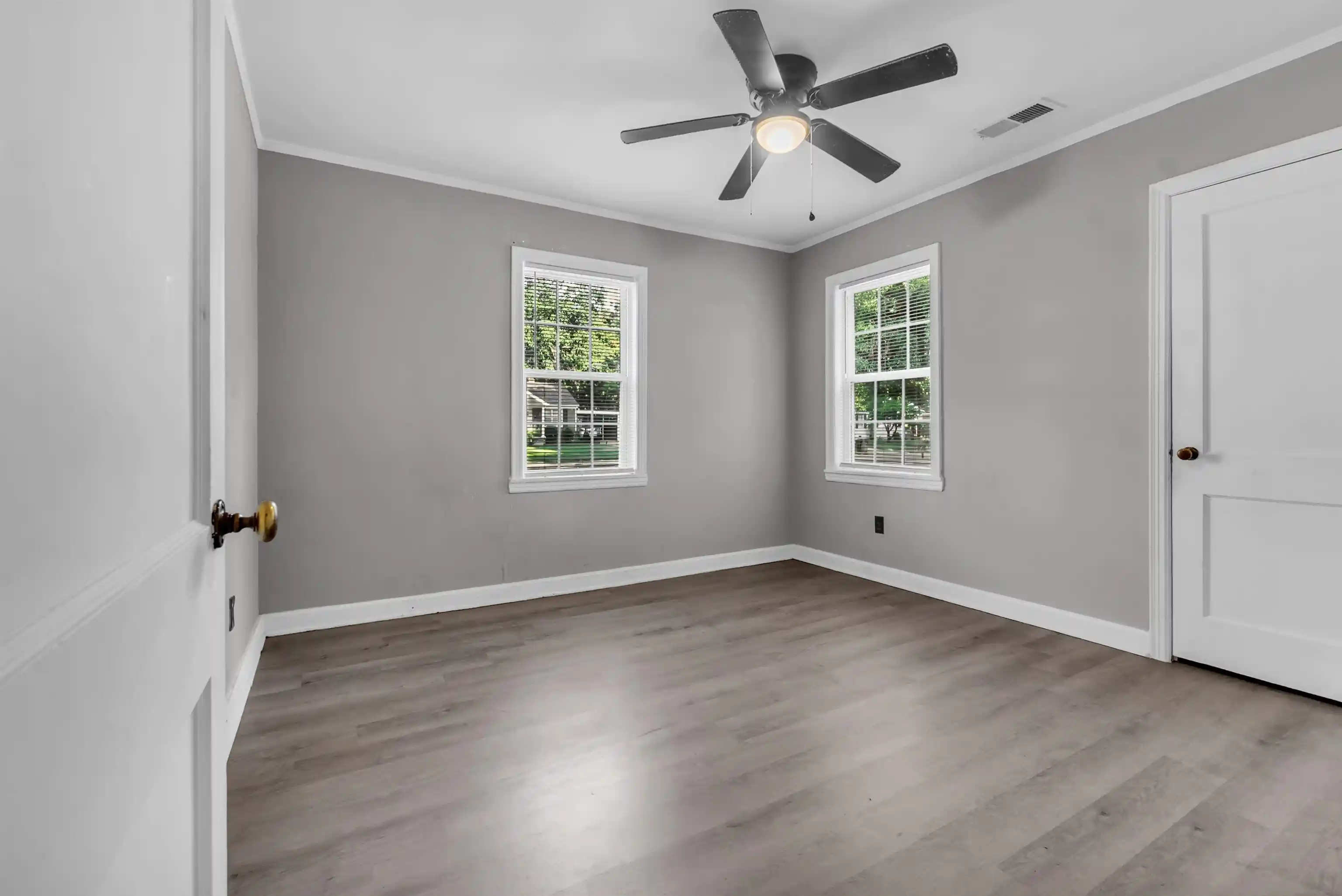 Photo 3 of Sale Pending at 611 Waring Rd, Memphis, TN 38122 | MLS# 10229001 | Listing updated on 2026-08-25