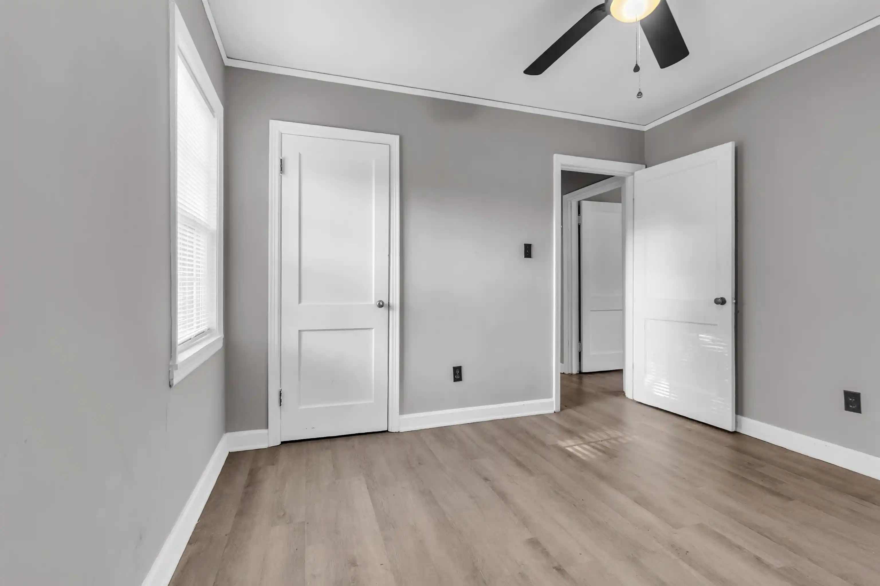 Photo 4 of Sale Pending at 611 Waring Rd, Memphis, TN 38122 | MLS# 10229001 | Listing updated on 2026-08-25