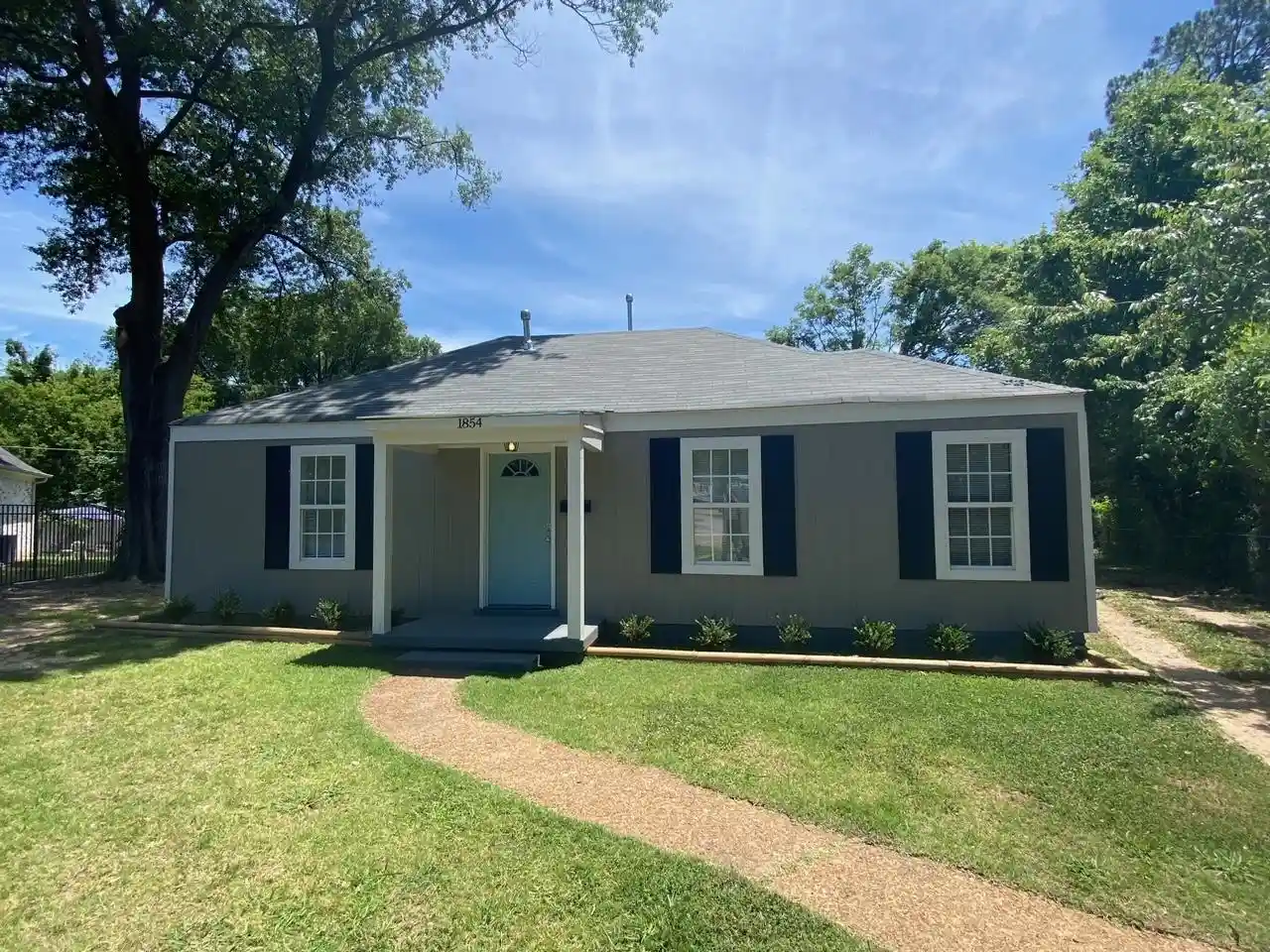 Photo 1 of Single family home for sale at 1854 Shadowlawn Blvd, Memphis, TN 38106 | MLS# 10229005 | Listing updated on 2026-09-04