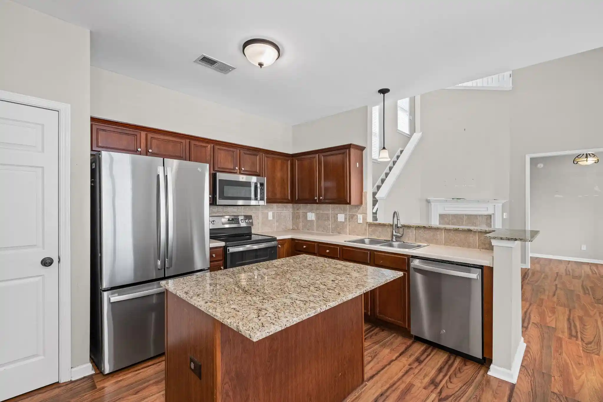 Photo 2 of Sale Pending at 1168 Harbor River Dr, Memphis, TN 38103 | MLS# 10229027 | Listing updated on 2026-09-28