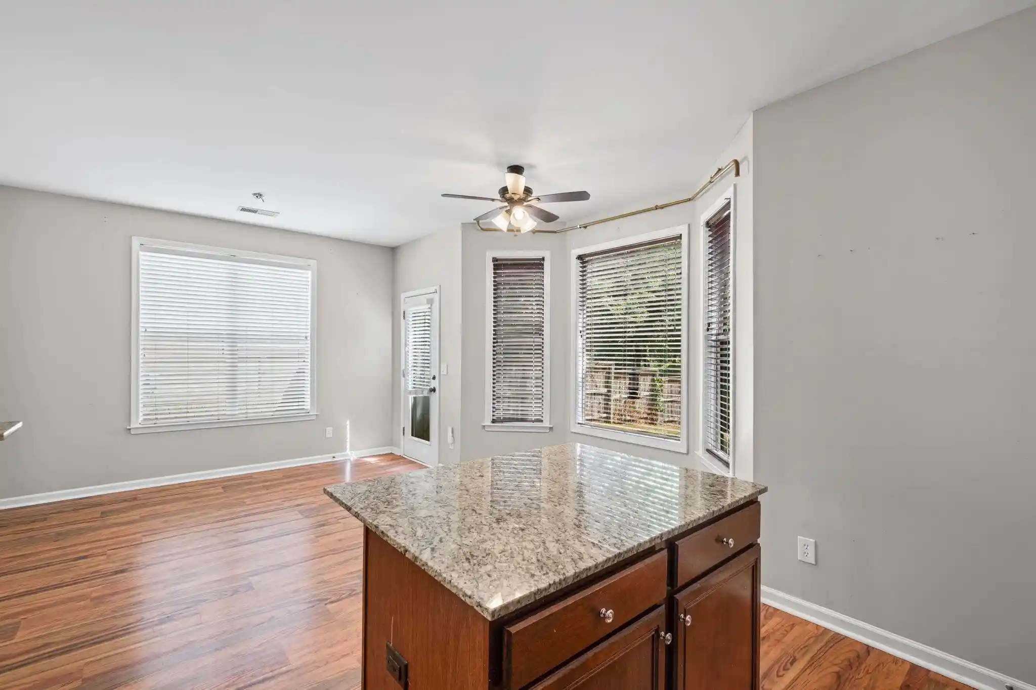 Photo 3 of Sale Pending at 1168 Harbor River Dr, Memphis, TN 38103 | MLS# 10229027 | Listing updated on 2026-09-28