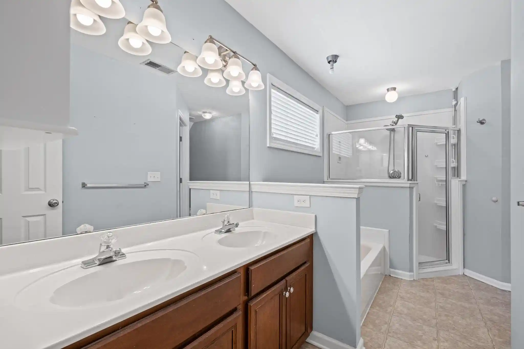 Photo 4 of Sale Pending at 1168 Harbor River Dr, Memphis, TN 38103 | MLS# 10229027 | Listing updated on 2026-09-28