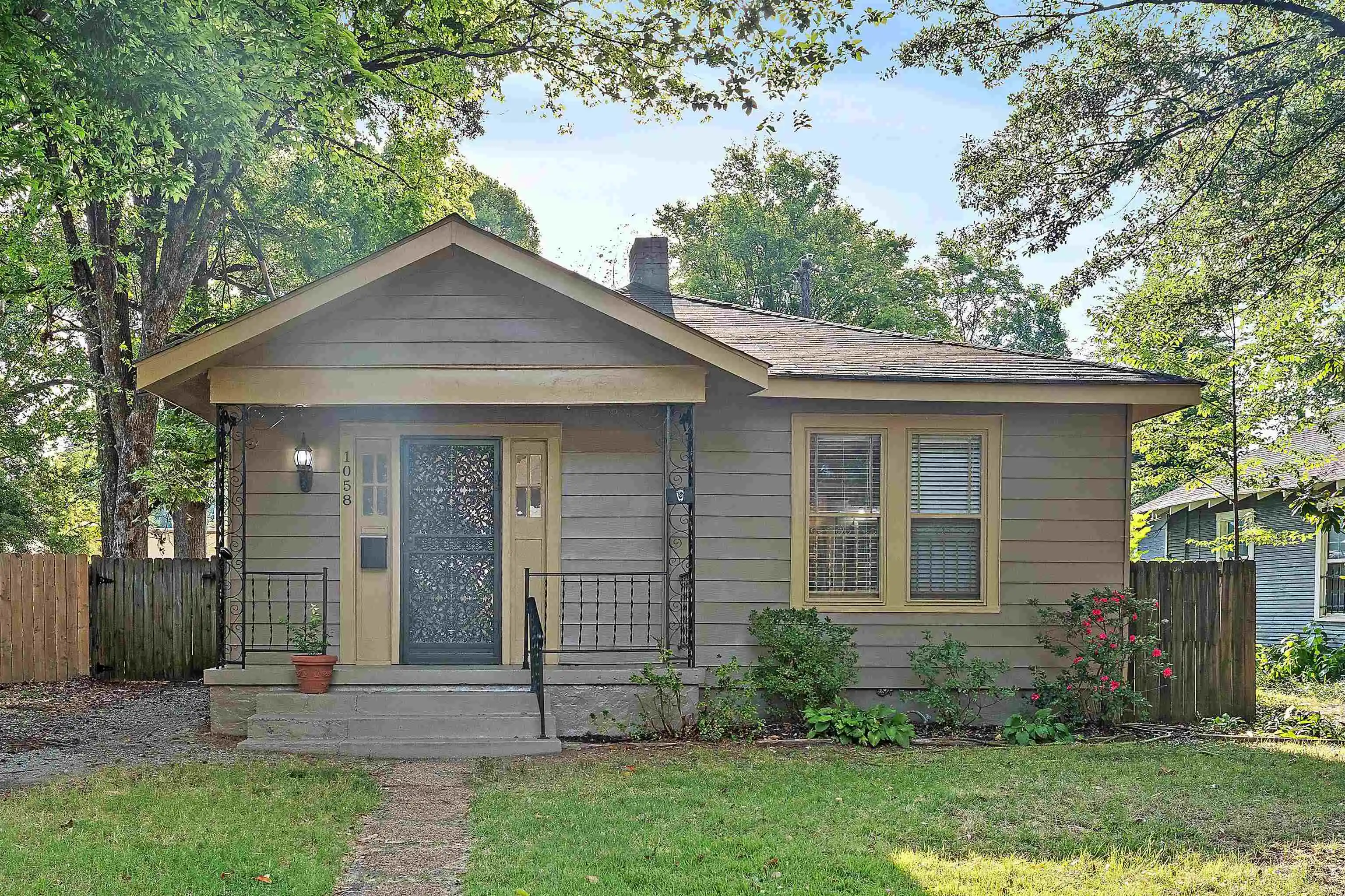 Photo 1 of Single family home for sale at 1058 Fleece St, Memphis, TN 38104 | MLS# 10229028 | Listing updated on 2026-09-08